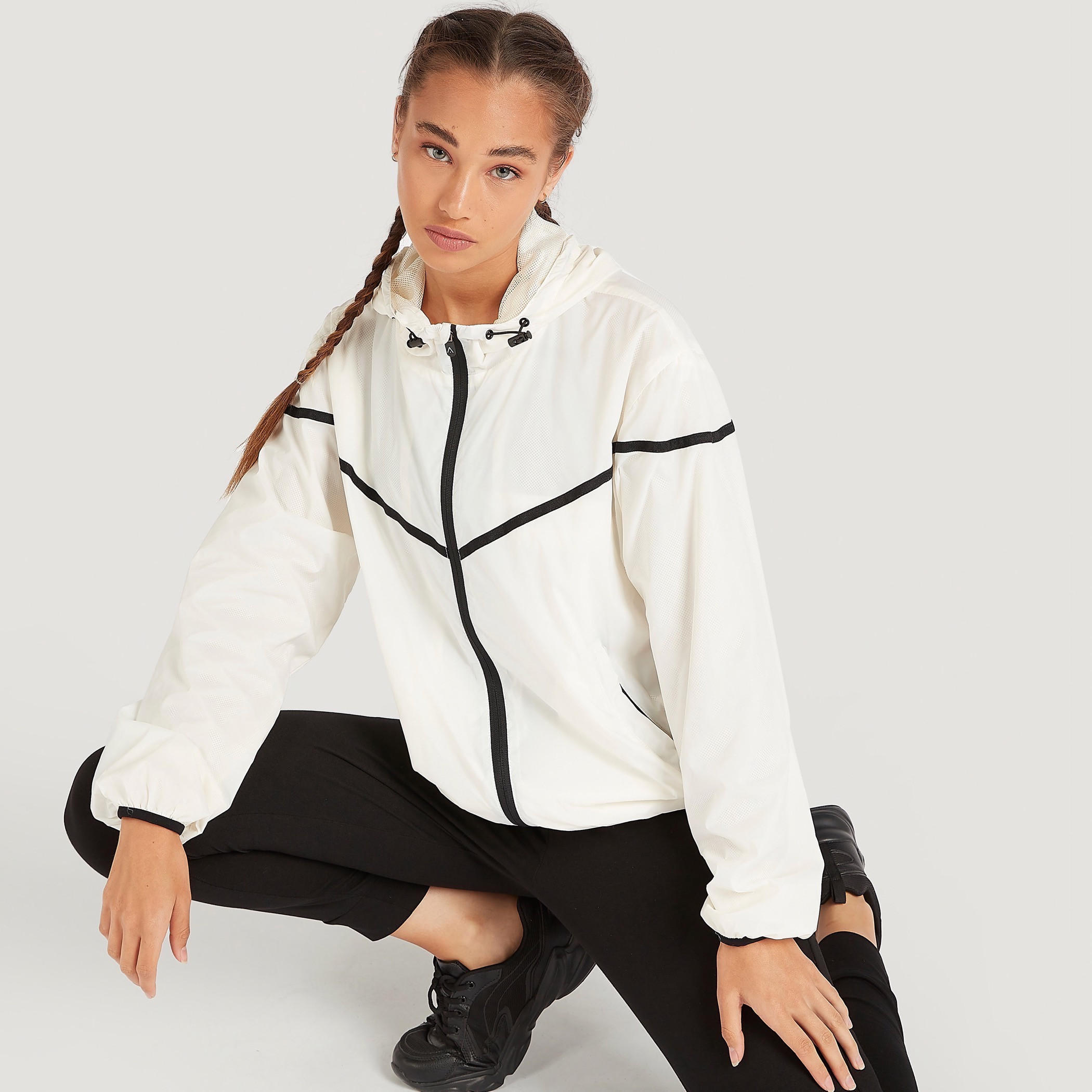 جاكيت مستدام سادة بأكمام طويلة وقبعَة-women-clothing-sportswearandactivewear-coatsandjackets-jackets-image-8