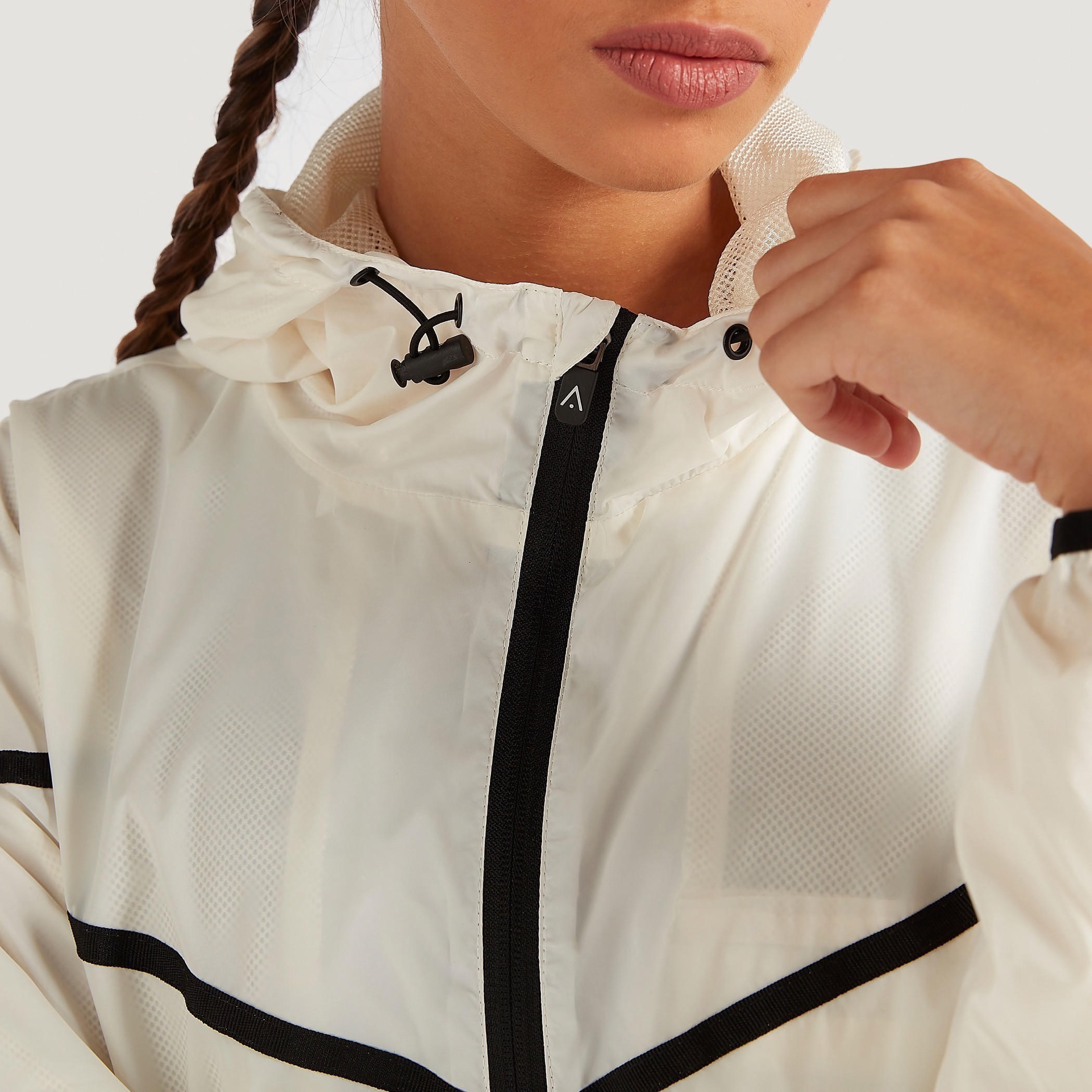 جاكيت مستدام سادة بأكمام طويلة وقبعَة-women-clothing-sportswearandactivewear-coatsandjackets-jackets-image-3