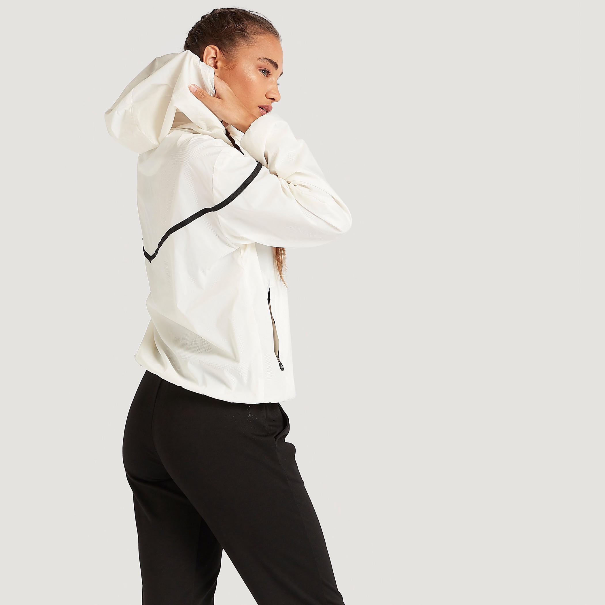 جاكيت مستدام سادة بأكمام طويلة وقبعَة-women-clothing-sportswearandactivewear-coatsandjackets-jackets-image-1
