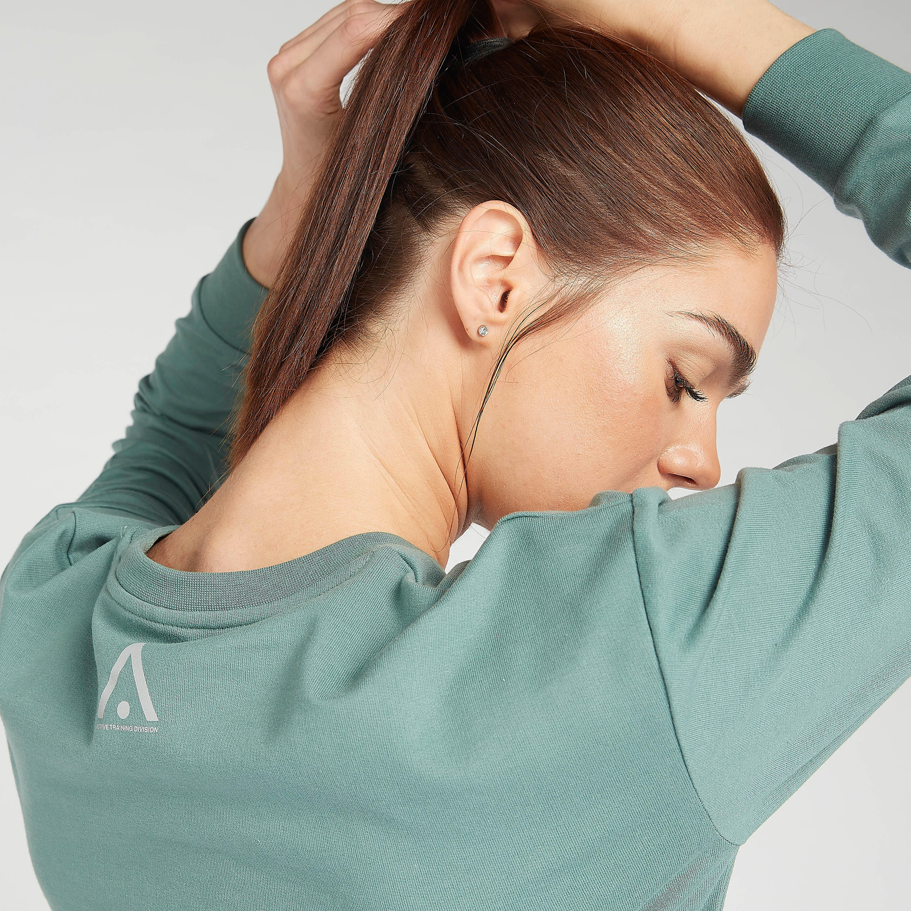 Sustainable Solid Crew Neck Sweatshirt with Long Sleeves-women-clothing-sportswearandactivewear-hoodiesandsweatshirts-image-3