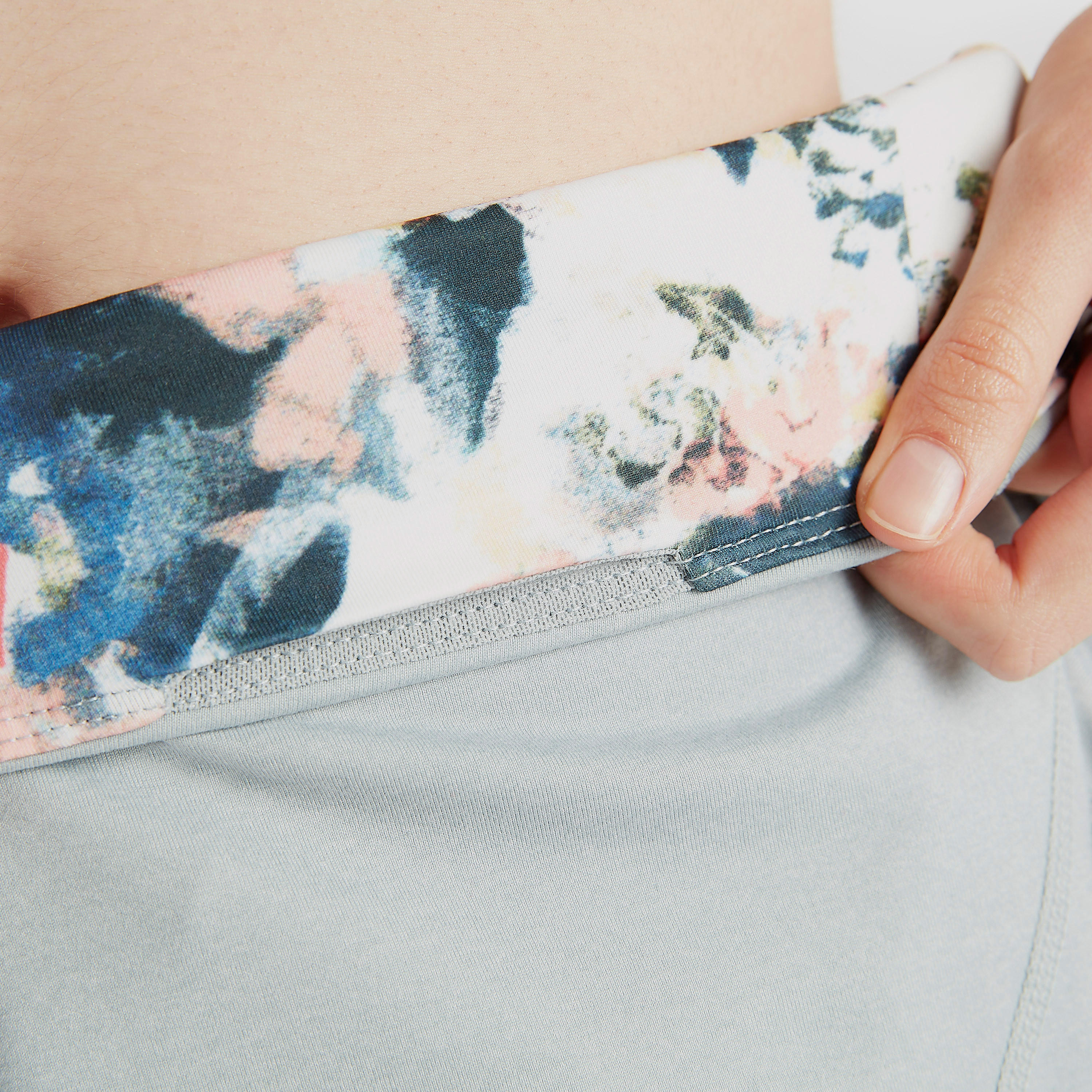 بنطلون ليقنز سادة بخصر مرتفع وتفاصيل شبكيّة-women-clothing-bottoms-leggings-image-3