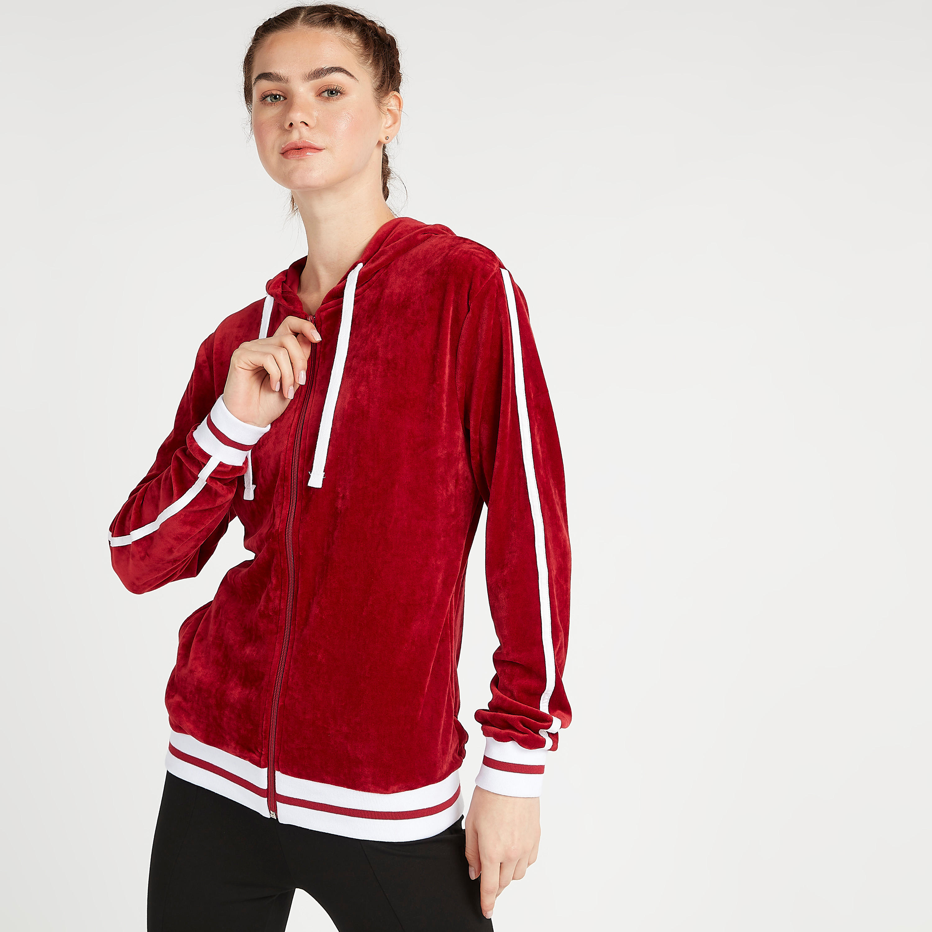 جاكيت بقبّعة مخمليّة سادة مع أكمام طويلة وتفاصيل شريطة-women-clothing-sportswearandactivewear-hoodiesandsweatshirts-image-1