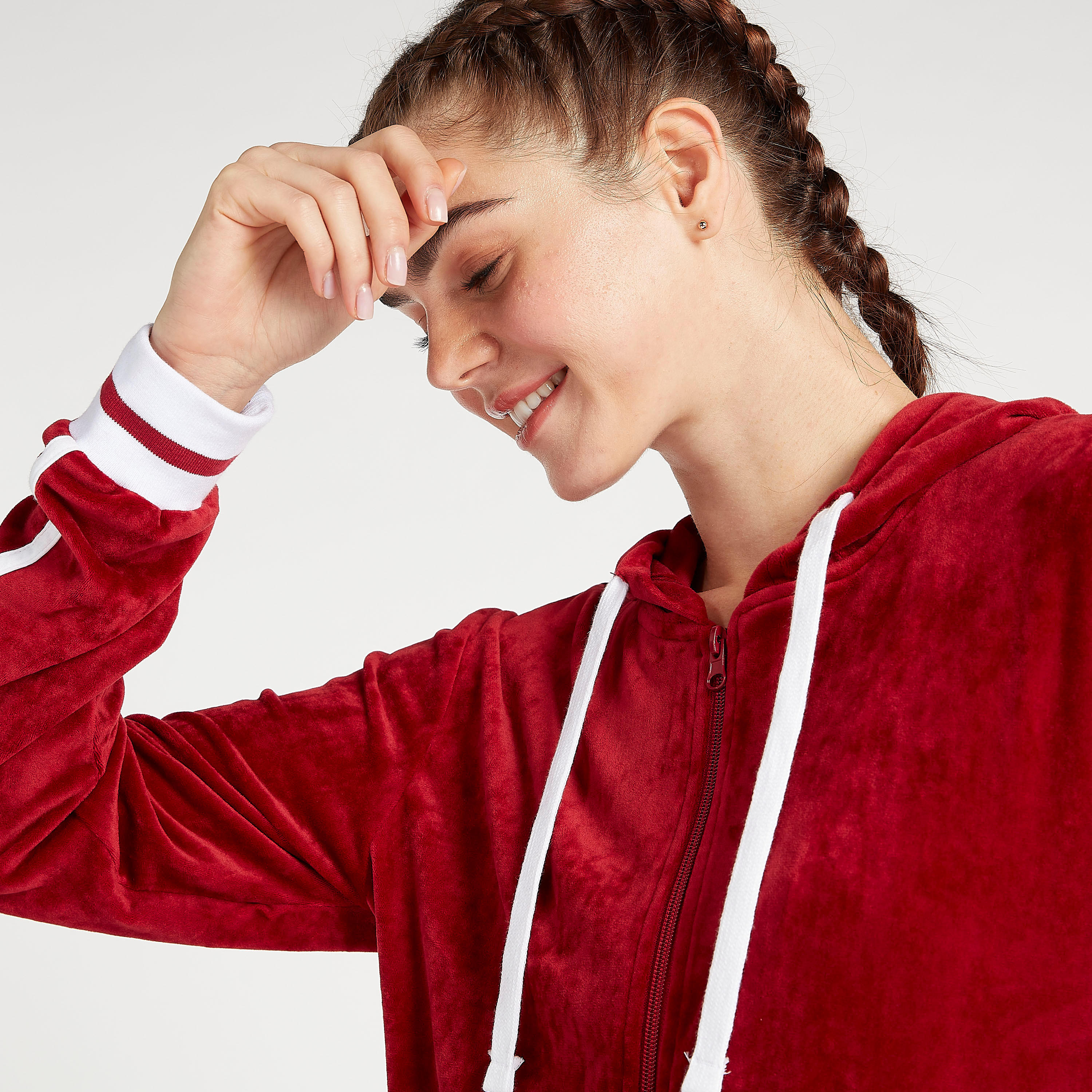 جاكيت بقبّعة مخمليّة سادة مع أكمام طويلة وتفاصيل شريطة-women-clothing-sportswearandactivewear-hoodiesandsweatshirts-image-3