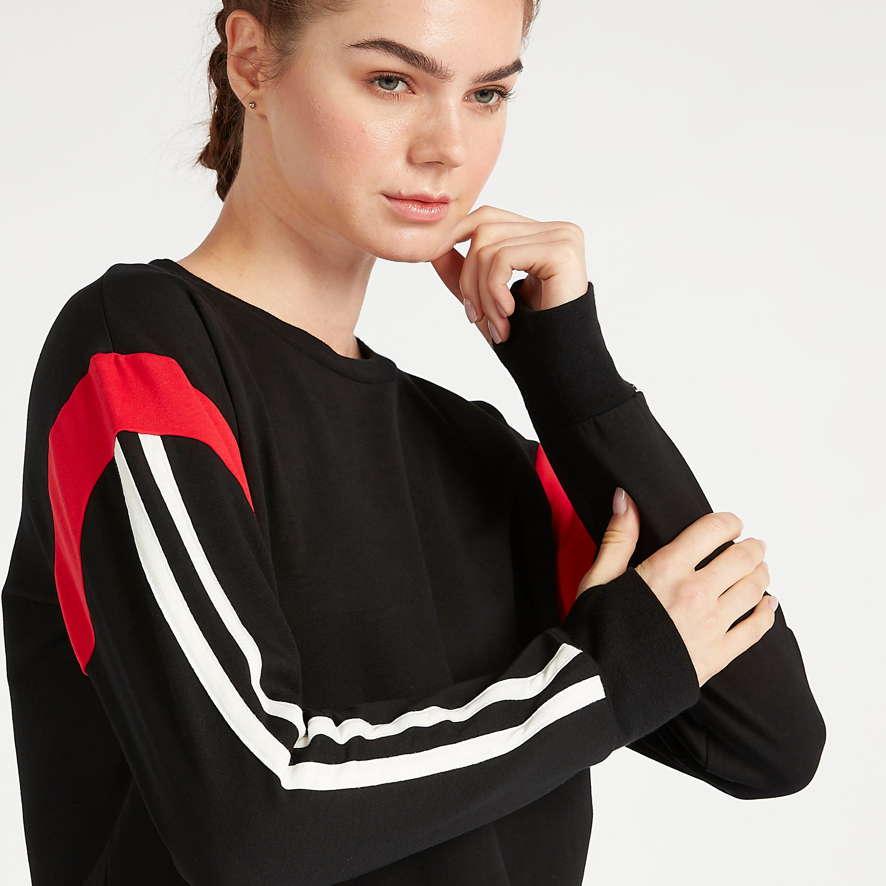 سويت شيرت تيري بتفاصيل مخططة وأكمام طويلة-women-clothing-sportswearandactivewear-hoodiesandsweatshirts-image-3