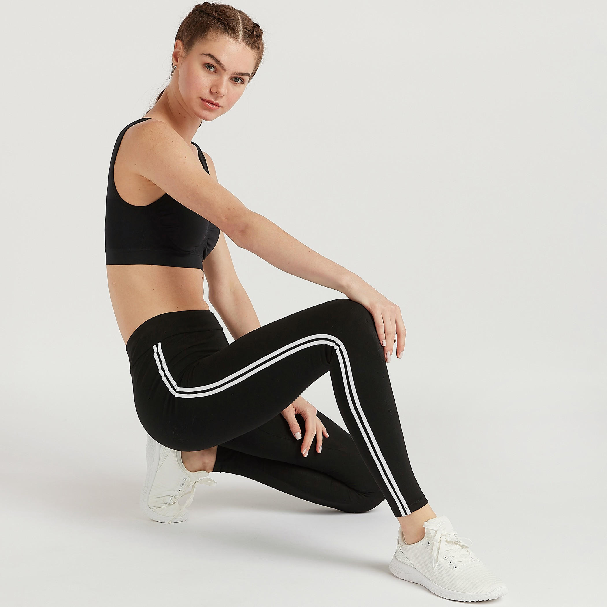 بنطلون سادة بتفاصيل شريطة وخصر مطّاطي-women-clothing-bottoms-leggings-image-2