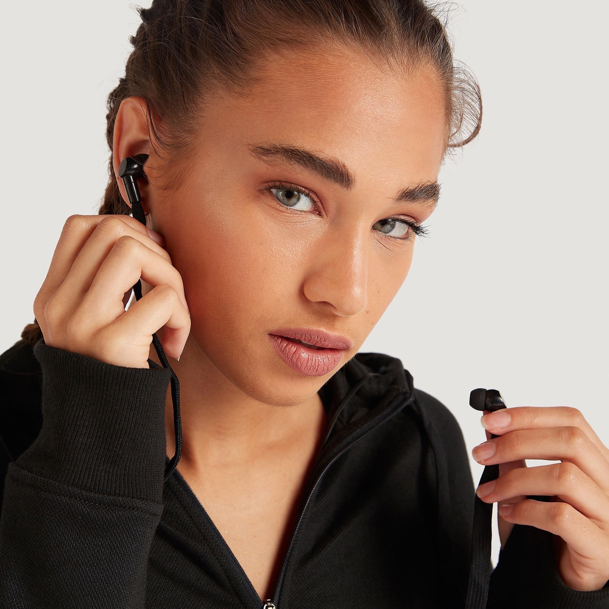 Solid Hooded Jacket with Attached Earphones and Pockets-women-clothing-sportswearandactivewear-hoodiesandsweatshirts-image-3