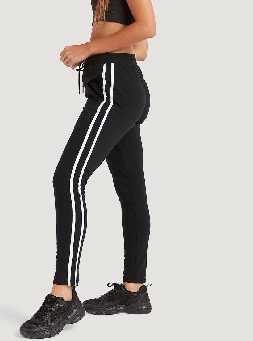بنطلون رياضي سادة بجيوب ورباط إغلاق-women-clothing-bottoms-joggers-image-1