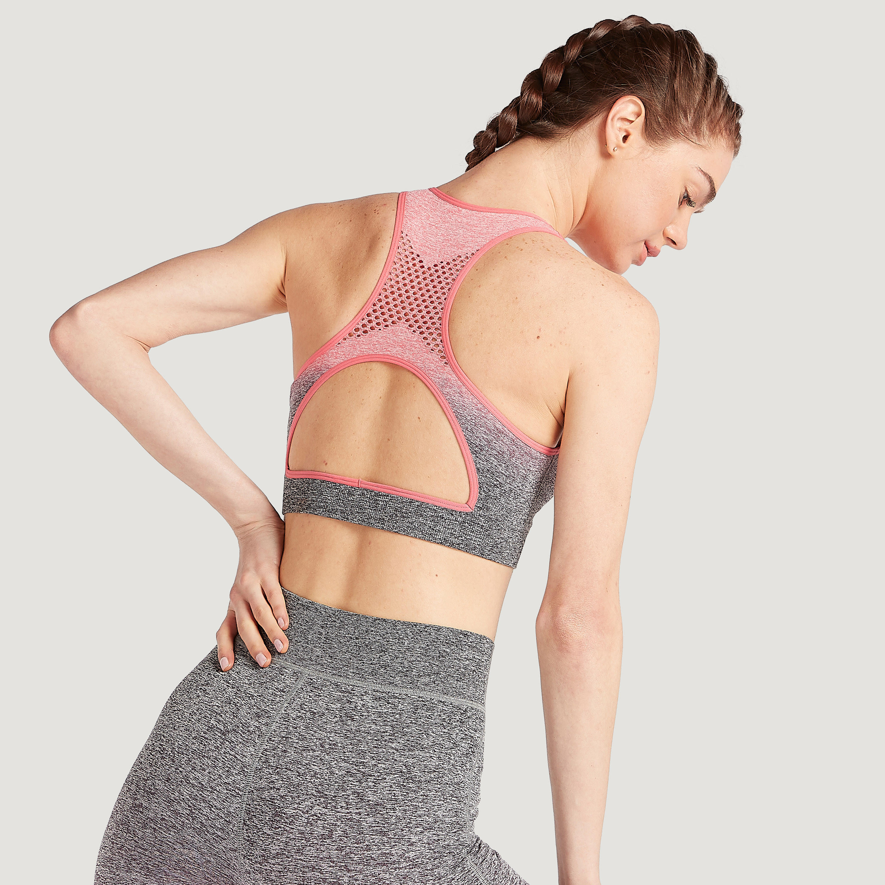 صدريّة رياضيّة بظهر بتصميم قواطع وتفاصيل شبكيّة-sports-women-clothing-sportsbras-image-4