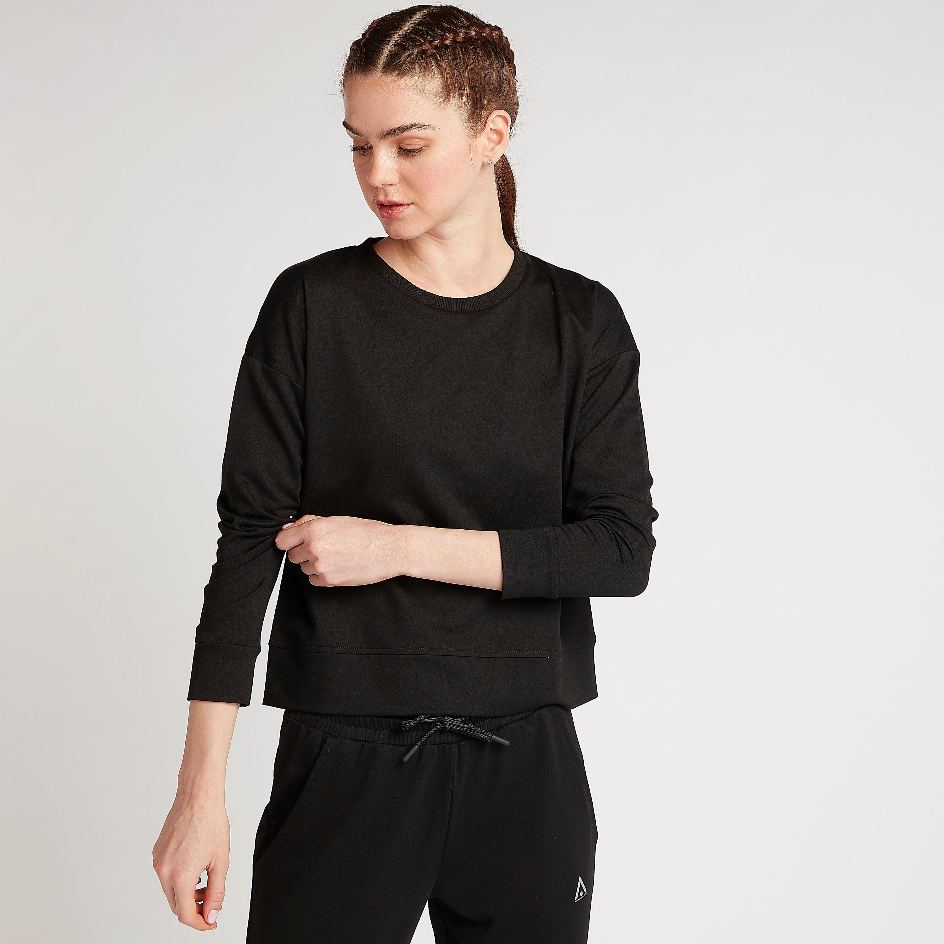 Solid Crew Neck Sweatshirt with Long Sleeves-women-clothing-sportswearandactivewear-hoodiesandsweatshirts-image-1
