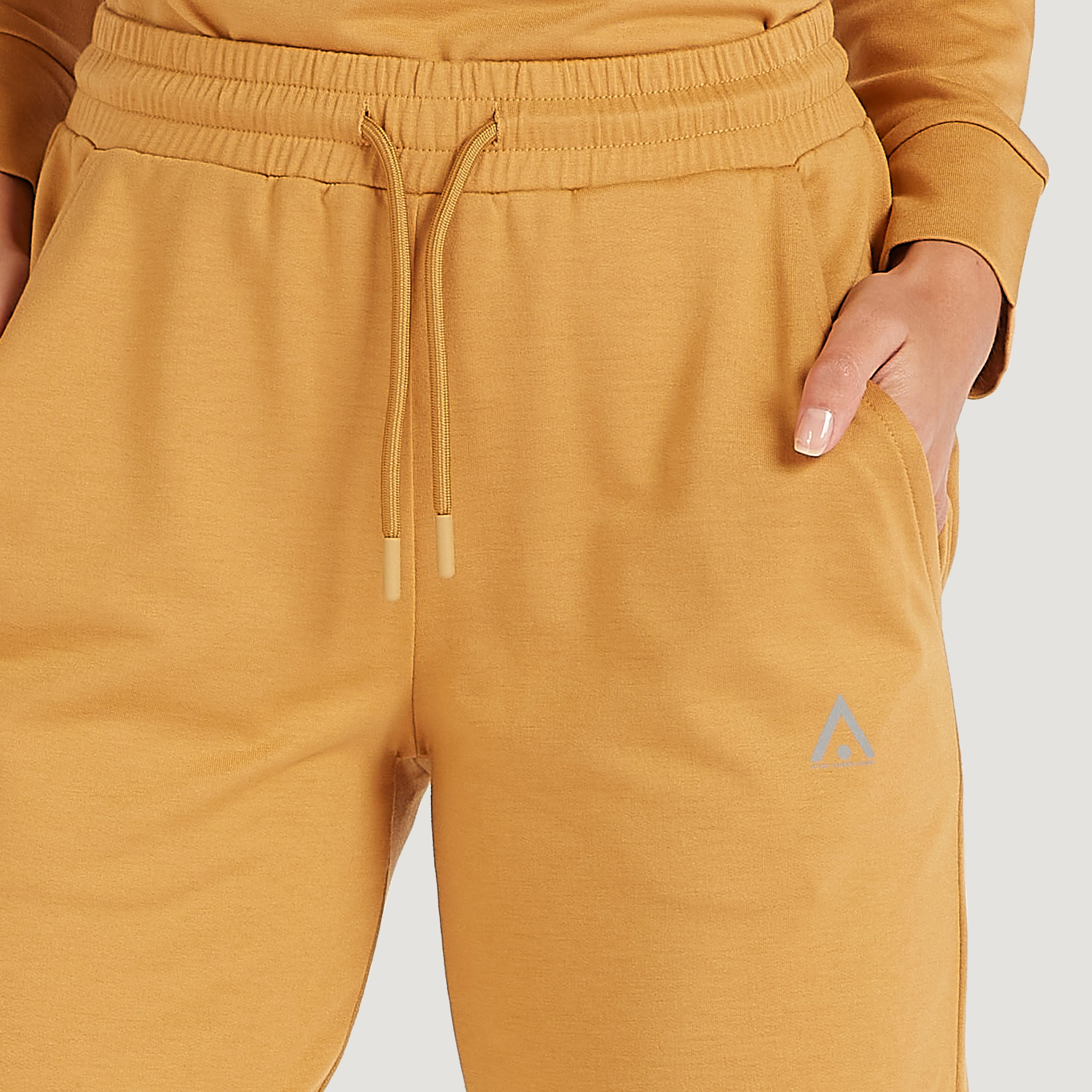 بنطلون رياضي سادة برباط خصر مطّاطي وجيوب-women-clothing-sportswearandactivewear-bottoms-image-2