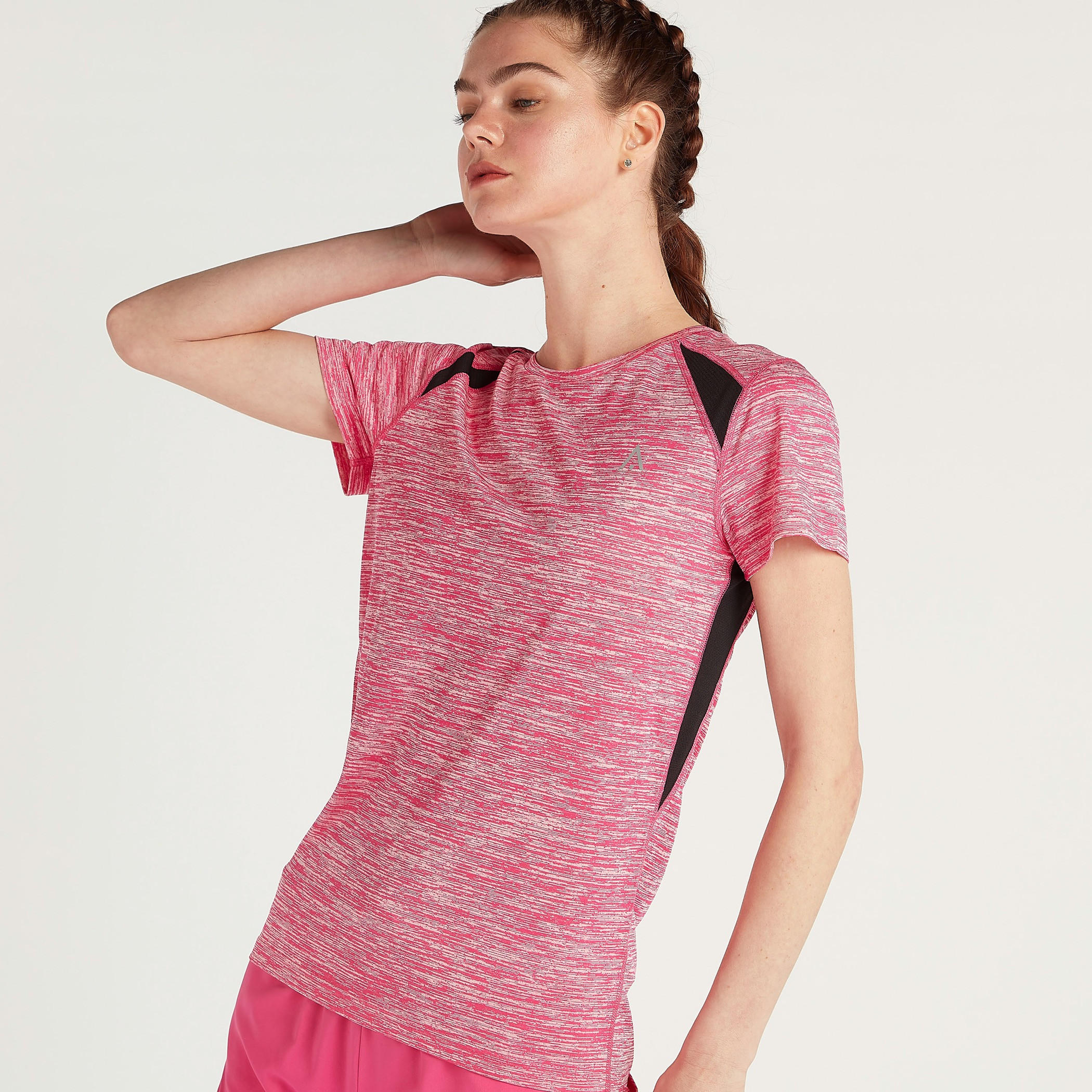 تيشيرت بياقة مستديرة وأكمام قصيرة-women-clothing-sportswearandactivewear-tshirtsandvests-image-1