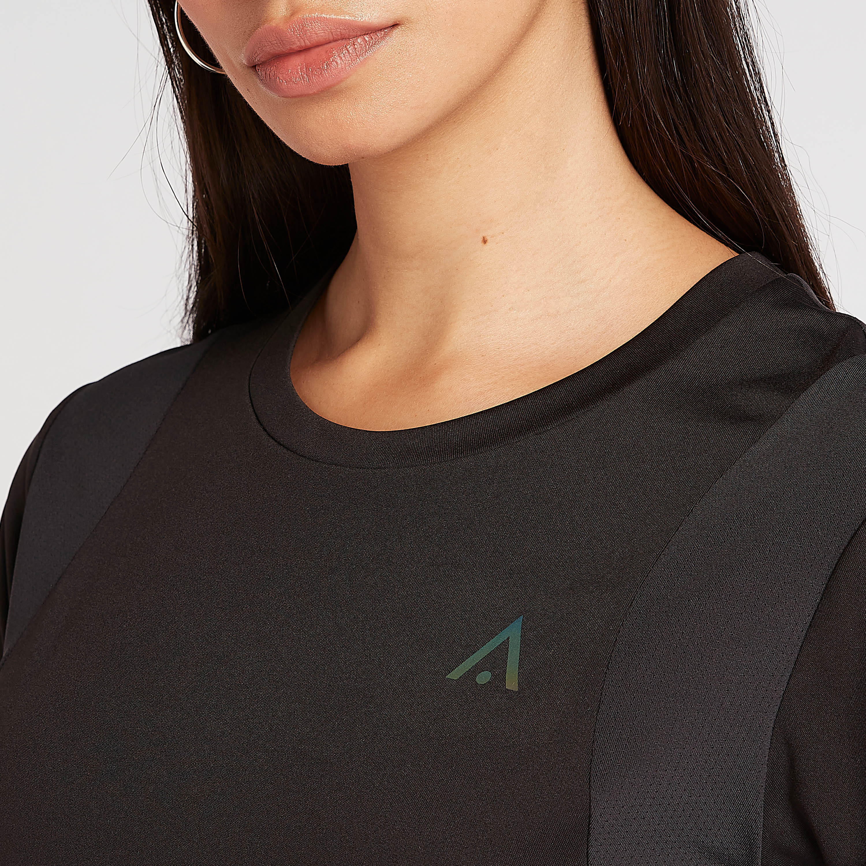 تيشيرت بأكمام كاب وياقة مستديرة-women-clothing-sportswearandactivewear-tshirtsandvests-image-3