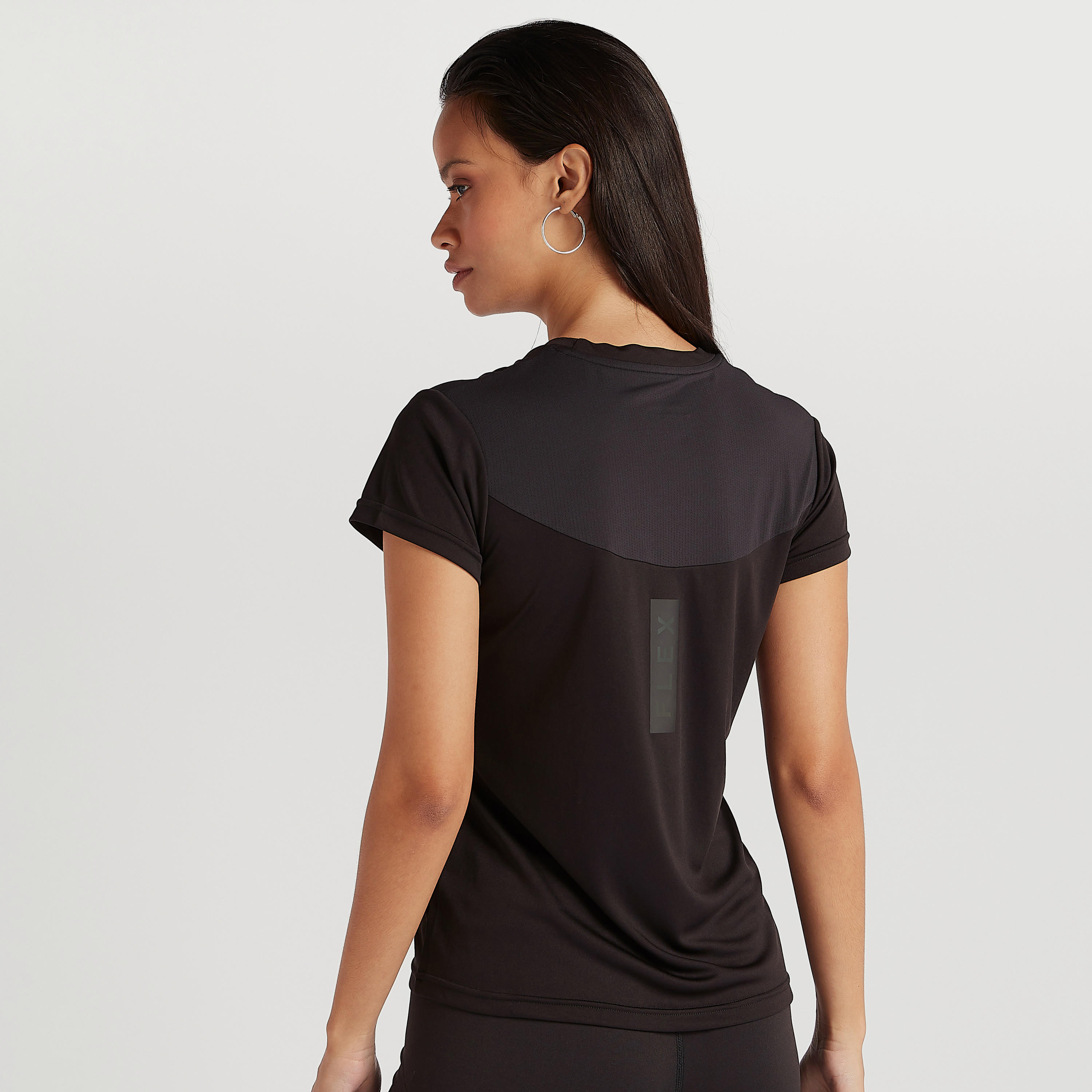 تيشيرت بأكمام كاب وياقة مستديرة-women-clothing-sportswearandactivewear-tshirtsandvests-image-2