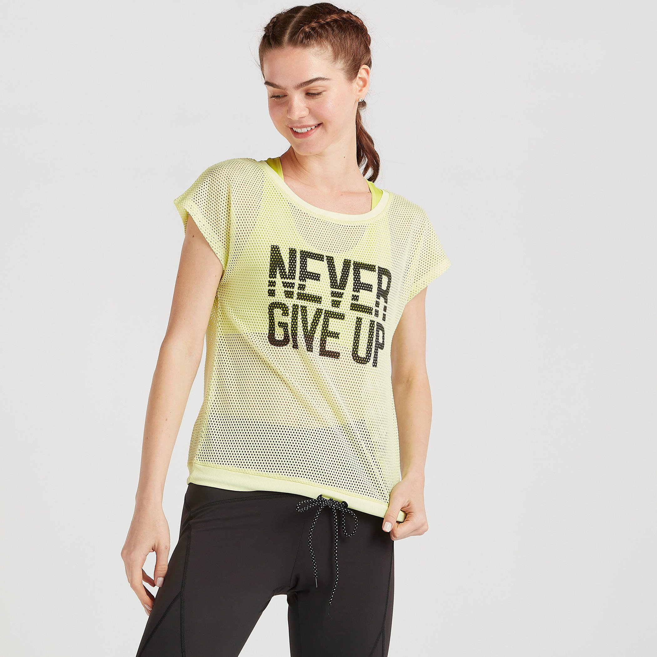 تيشيرت شبكي بياقة مستديرة وأكمام كاب وطبعات-women-clothing-tshirts-image-1