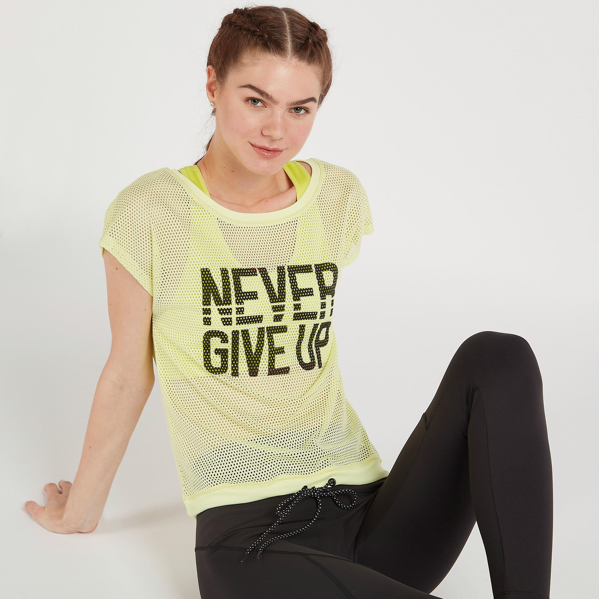 تيشيرت شبكي بياقة مستديرة وأكمام كاب وطبعات-women-clothing-tshirts-image-7