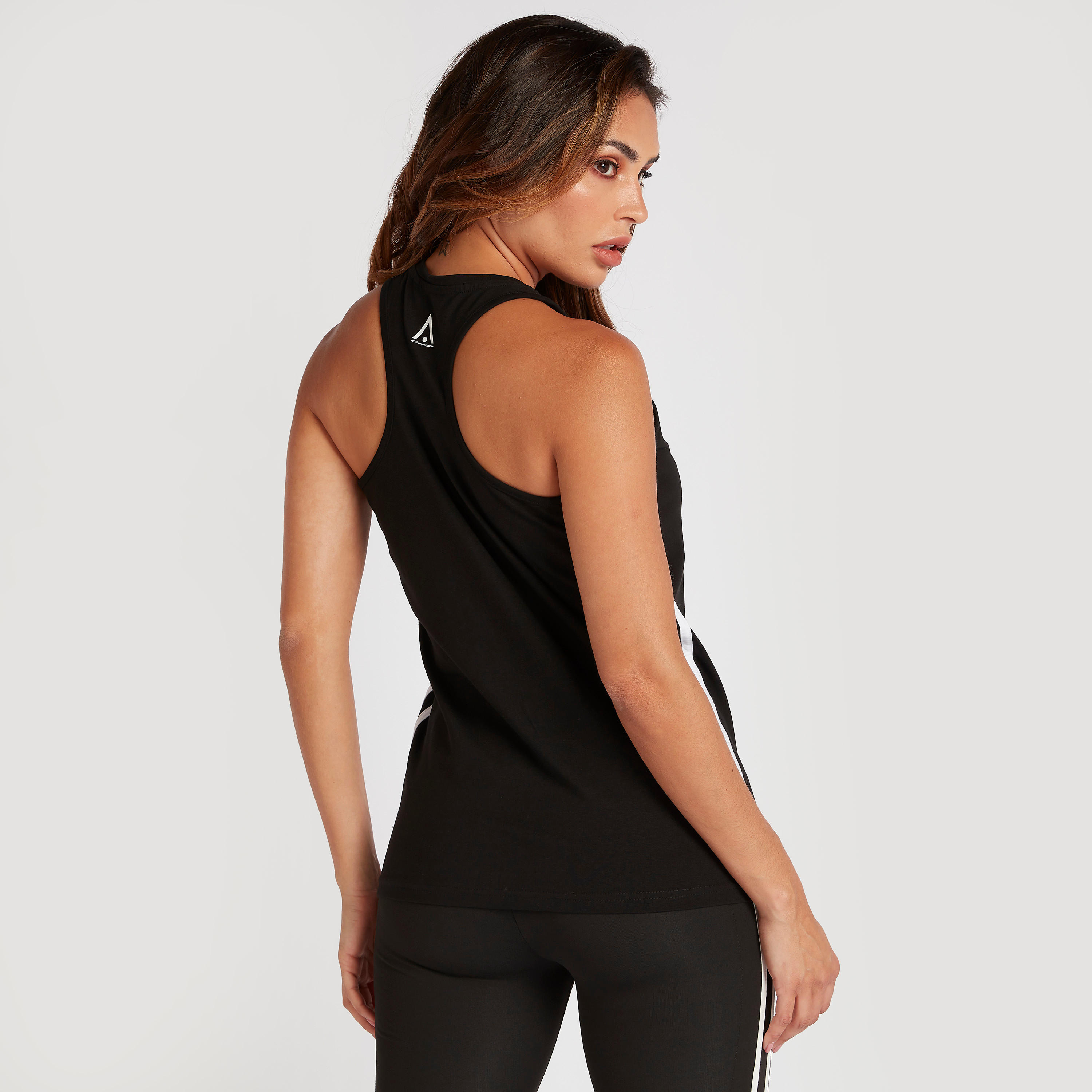 فيست سادة بتصميم متقاطع من الخلف-women-clothing-sportswearandactivewear-tshirtsandvests-image-1