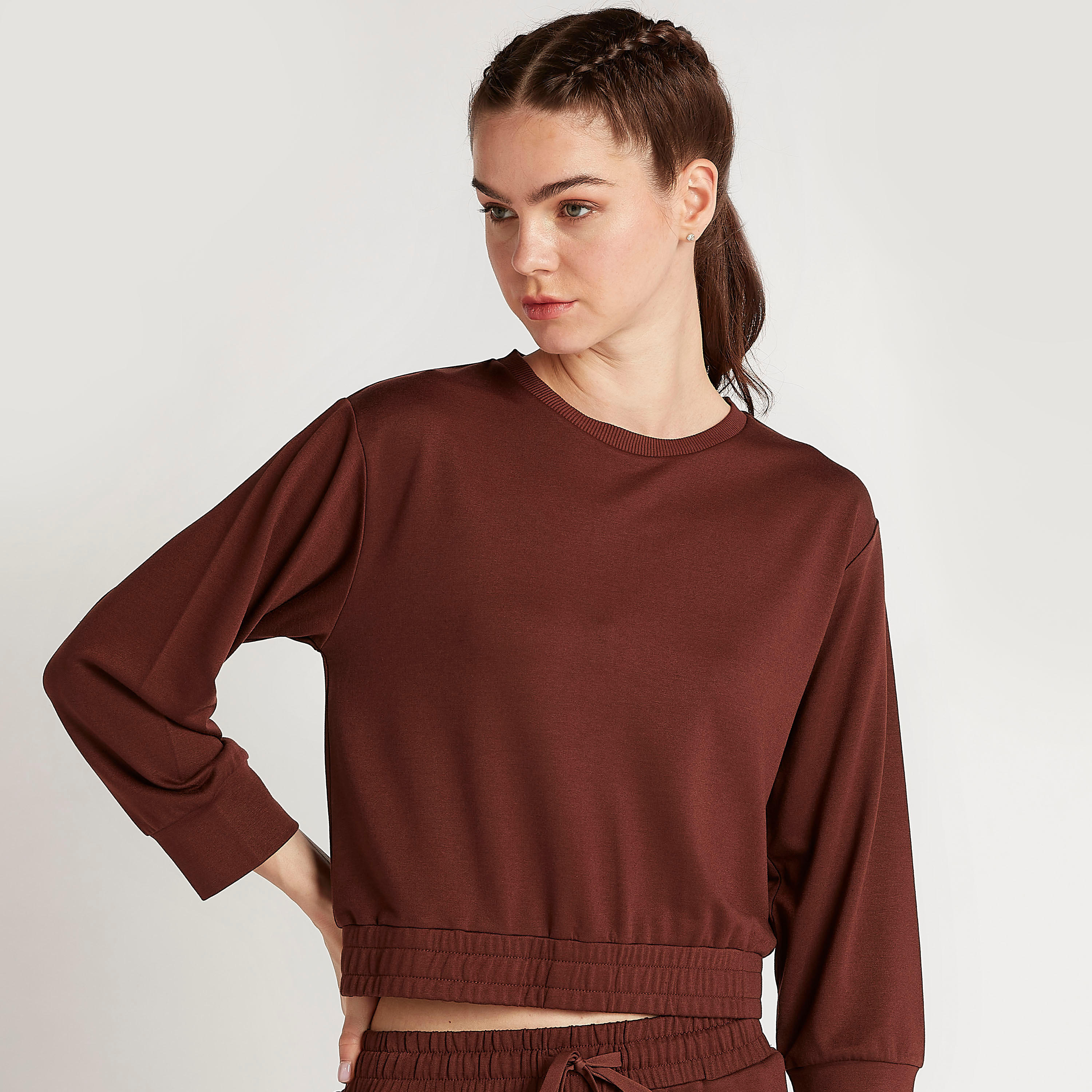 سويت شيرت سادة بأكمام طويلة وأطراف مطّاطيّة-women-clothing-sportswearandactivewear-hoodiesandsweatshirts-image-3
