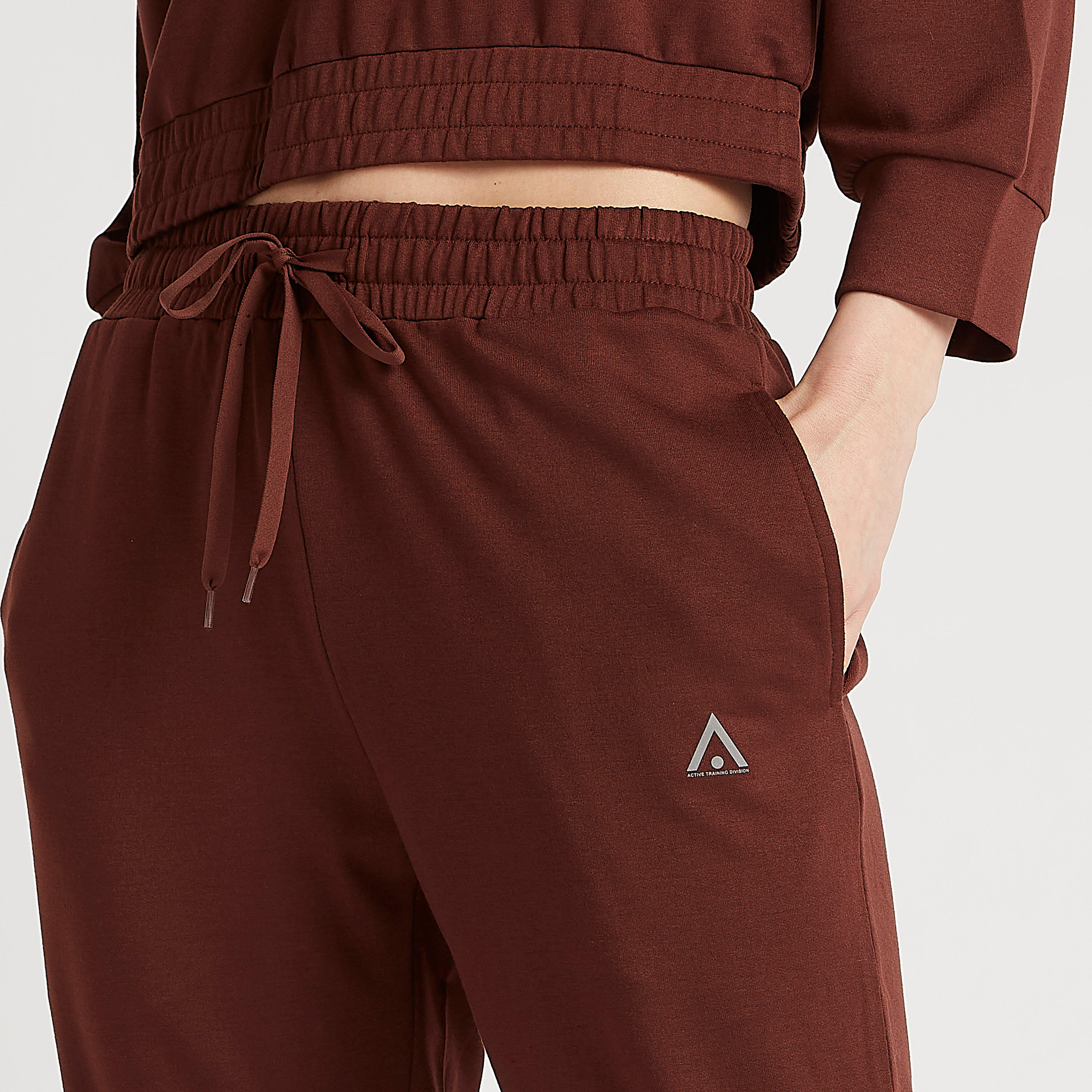 بنطلون رياضي سادة بجيوب وخصر مطّاطي-women-clothing-sportswearandactivewear-bottoms-image-3