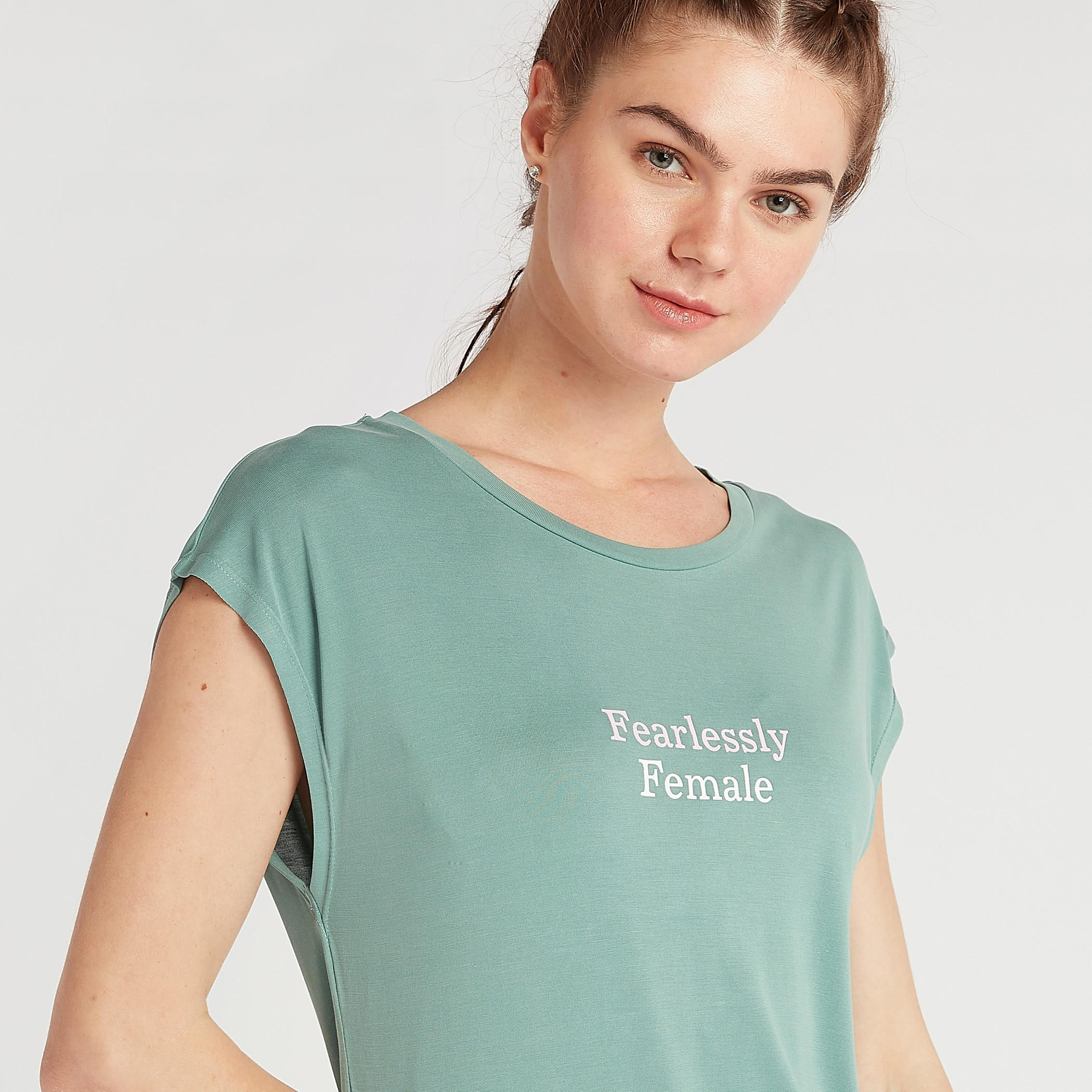 تيشيرت بأكمام كاب وطبعات-women-clothing-sportswearandactivewear-tshirtsandvests-image-3