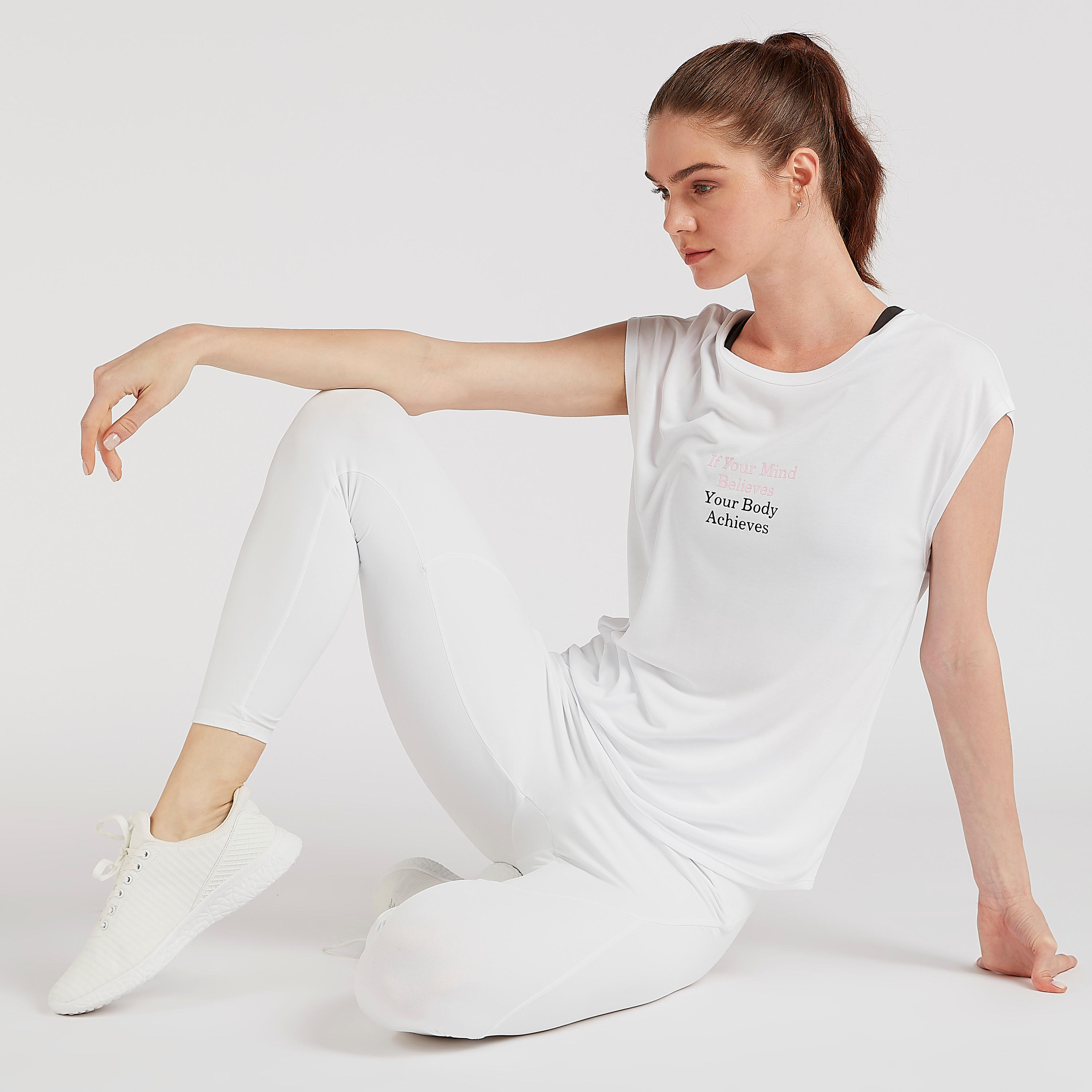 تيشيرت بأكمام كاب وطبعات-women-clothing-sportswearandactivewear-tshirtsandvests-image-5