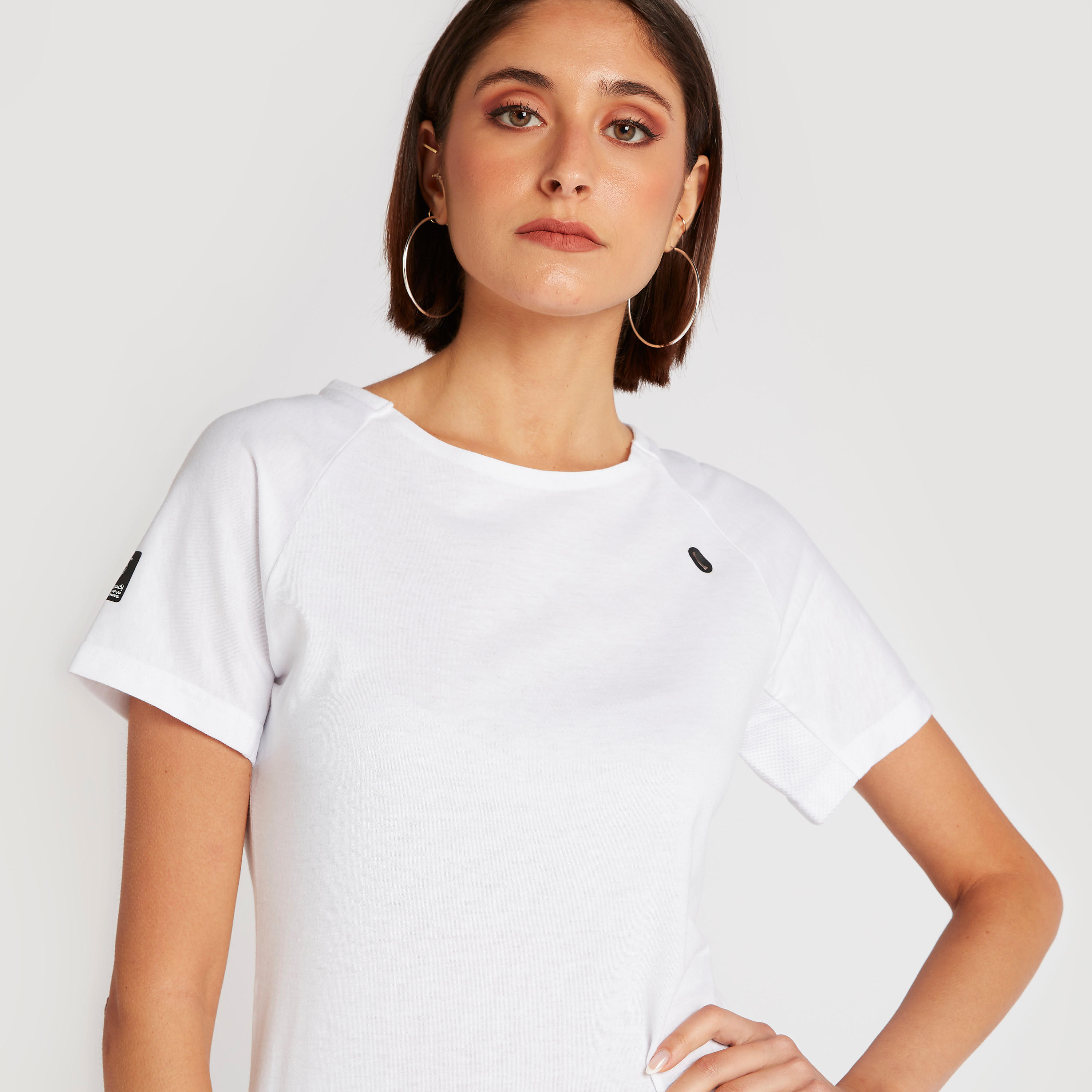 تيشيرت سادة بياقة ضيّقة وأكمام قصيرة-women-clothing-sportswearandactivewear-tshirtsandvests-image-3
