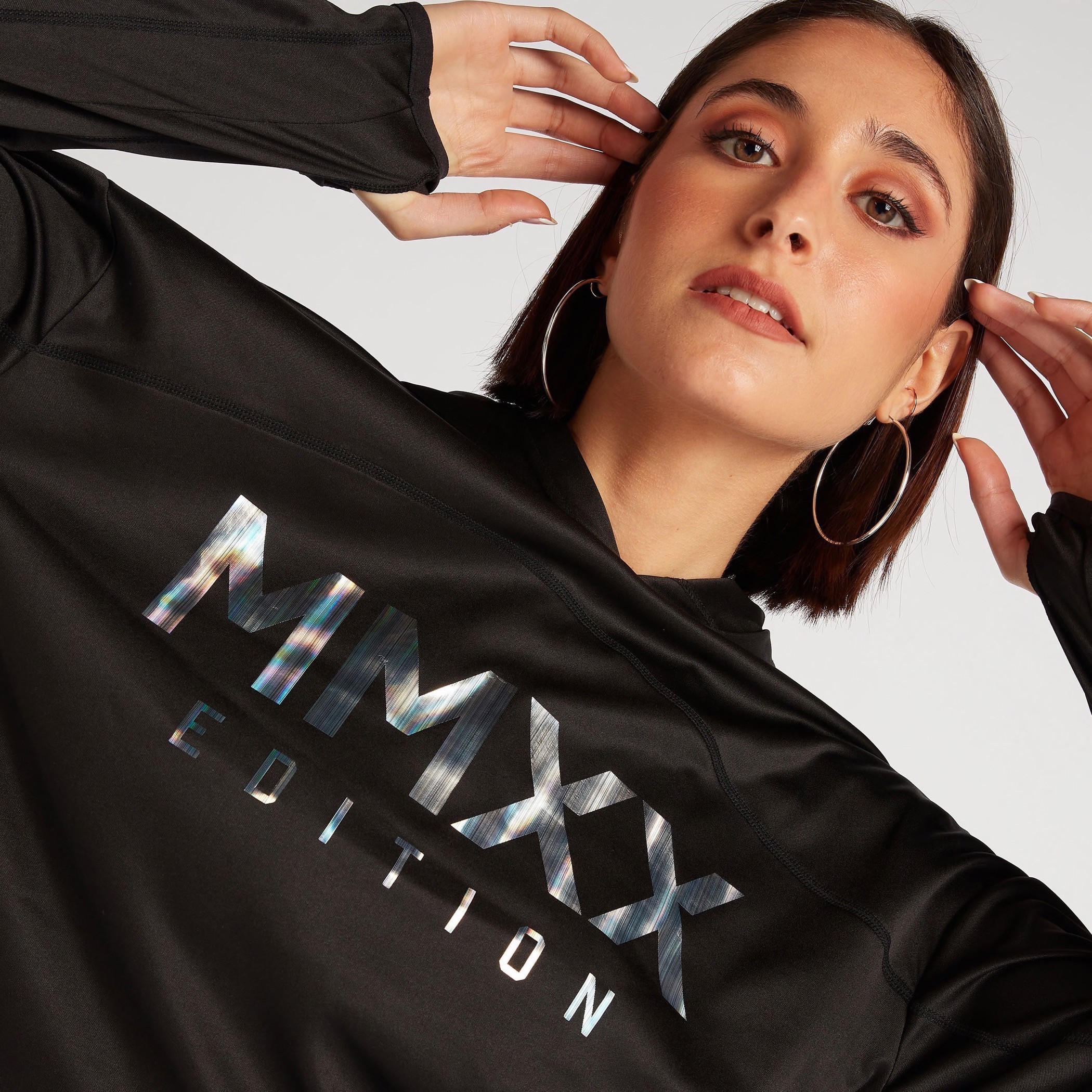 سويت شيرت بأكمام طويلة وقبّعة وطبعات-women-clothing-sportswearandactivewear-hoodiesandsweatshirts-image-3