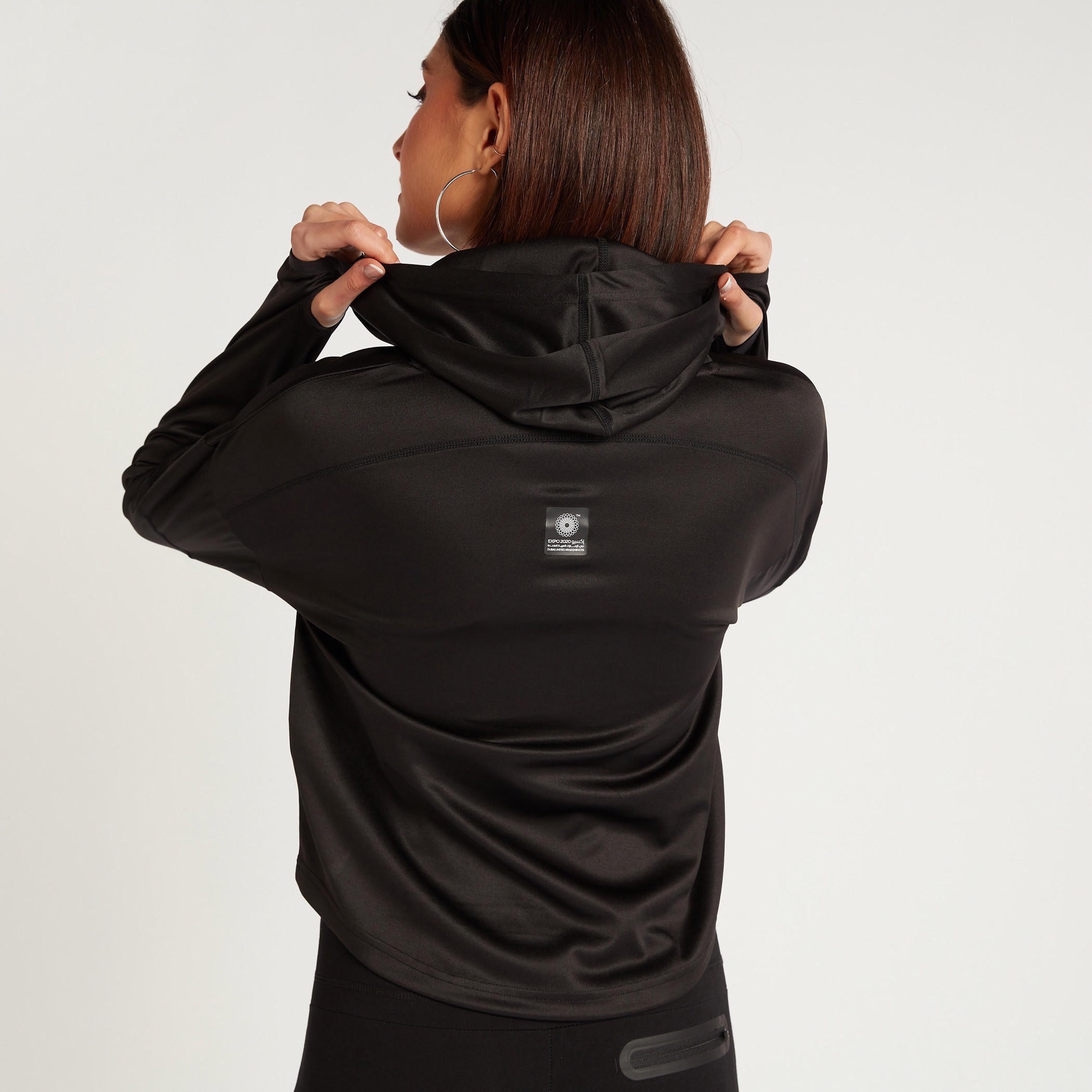 سويت شيرت بأكمام طويلة وقبّعة وطبعات-women-clothing-sportswearandactivewear-hoodiesandsweatshirts-image-4