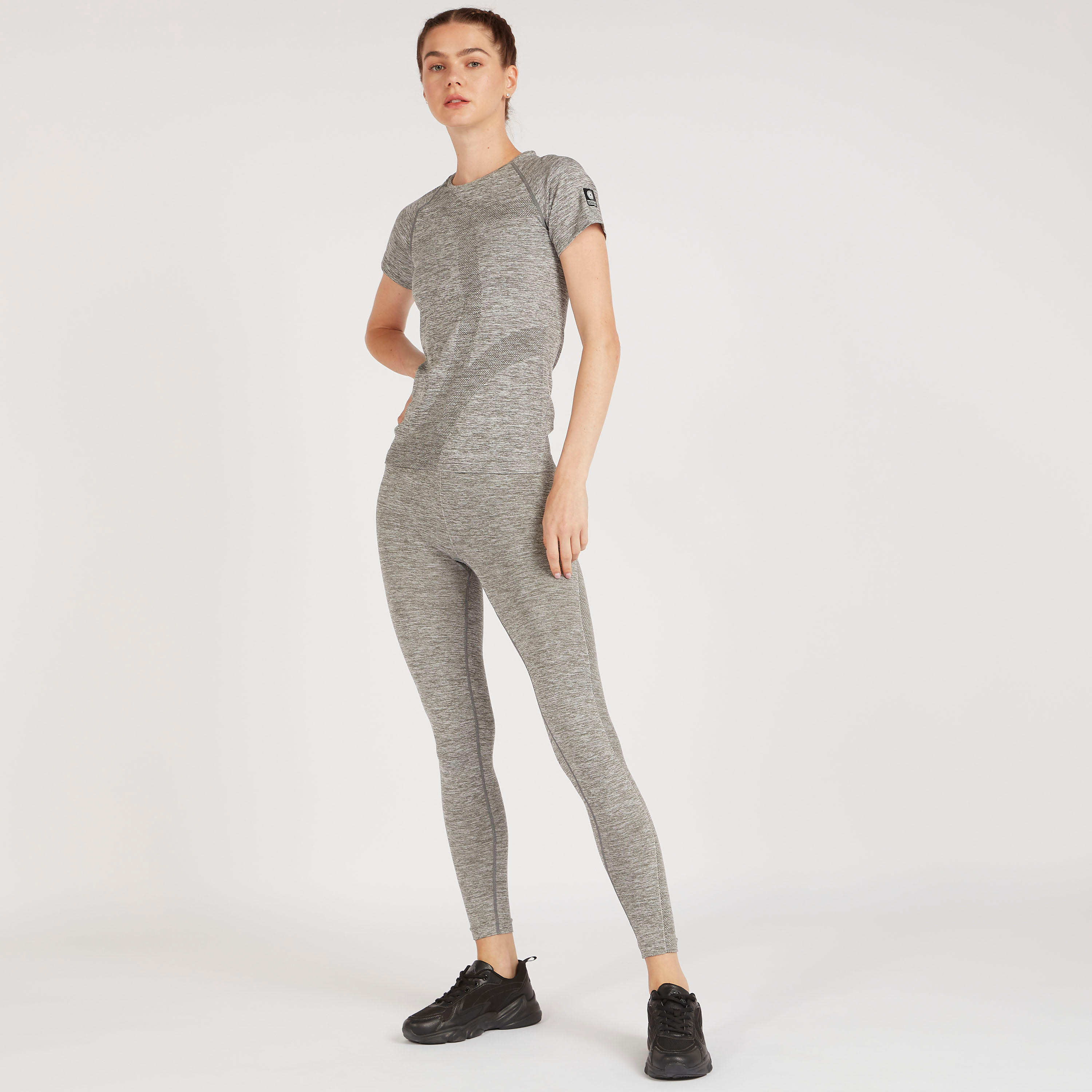 تيشيرت سادة بياقة ضيّقة وأكمام قصيرة-women-clothing-sportswearandactivewear-tshirtsandvests-image-4