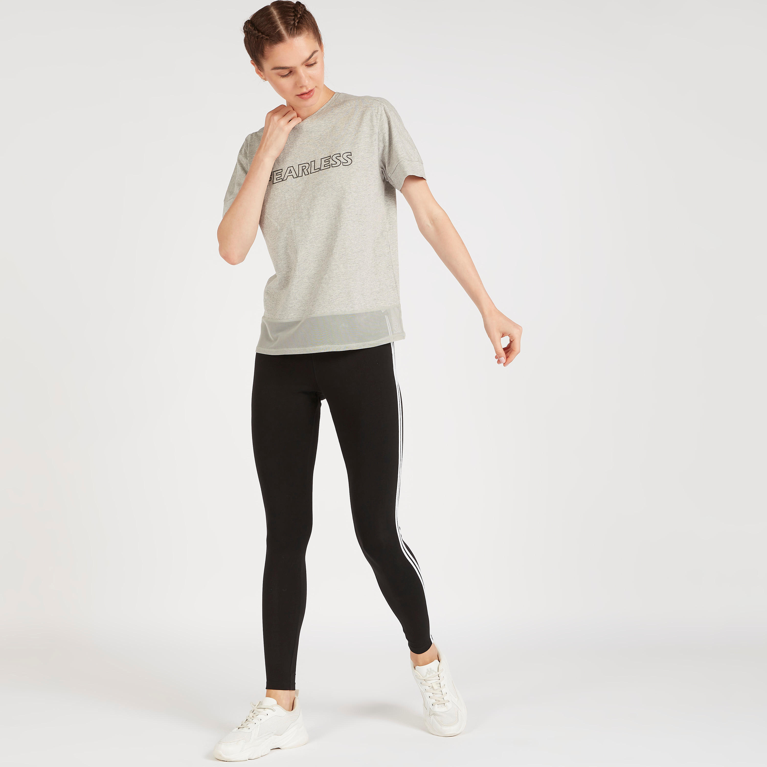 تيشيرت بياقة ضيّقة وأكمام قصيرة وطبعات-women-clothing-sportswearandactivewear-tshirtsandvests-image-2