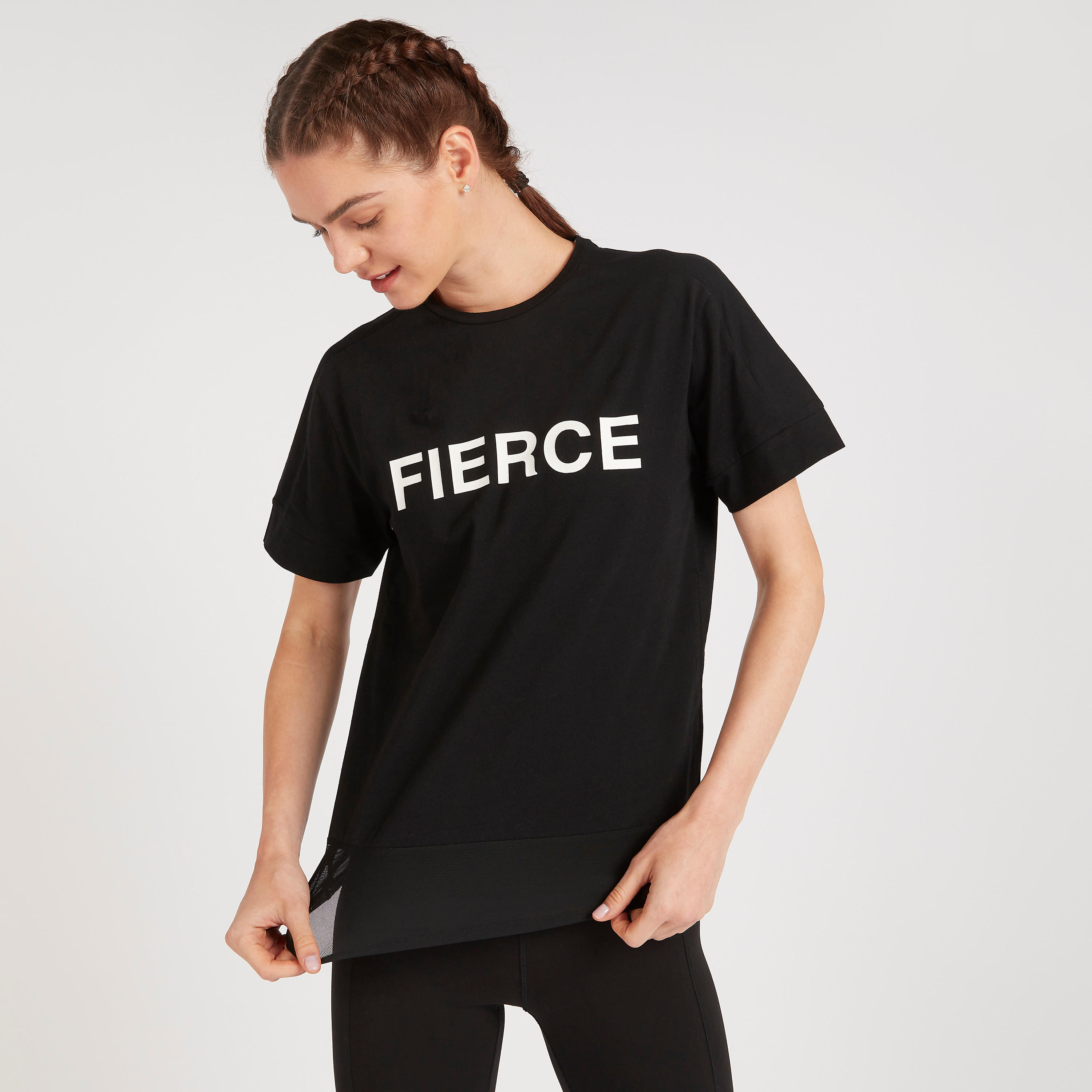 تيشيرت بياقة ضيّقة وأكمام قصيرة وطبعات-women-clothing-sportswearandactivewear-tshirtsandvests-image-1