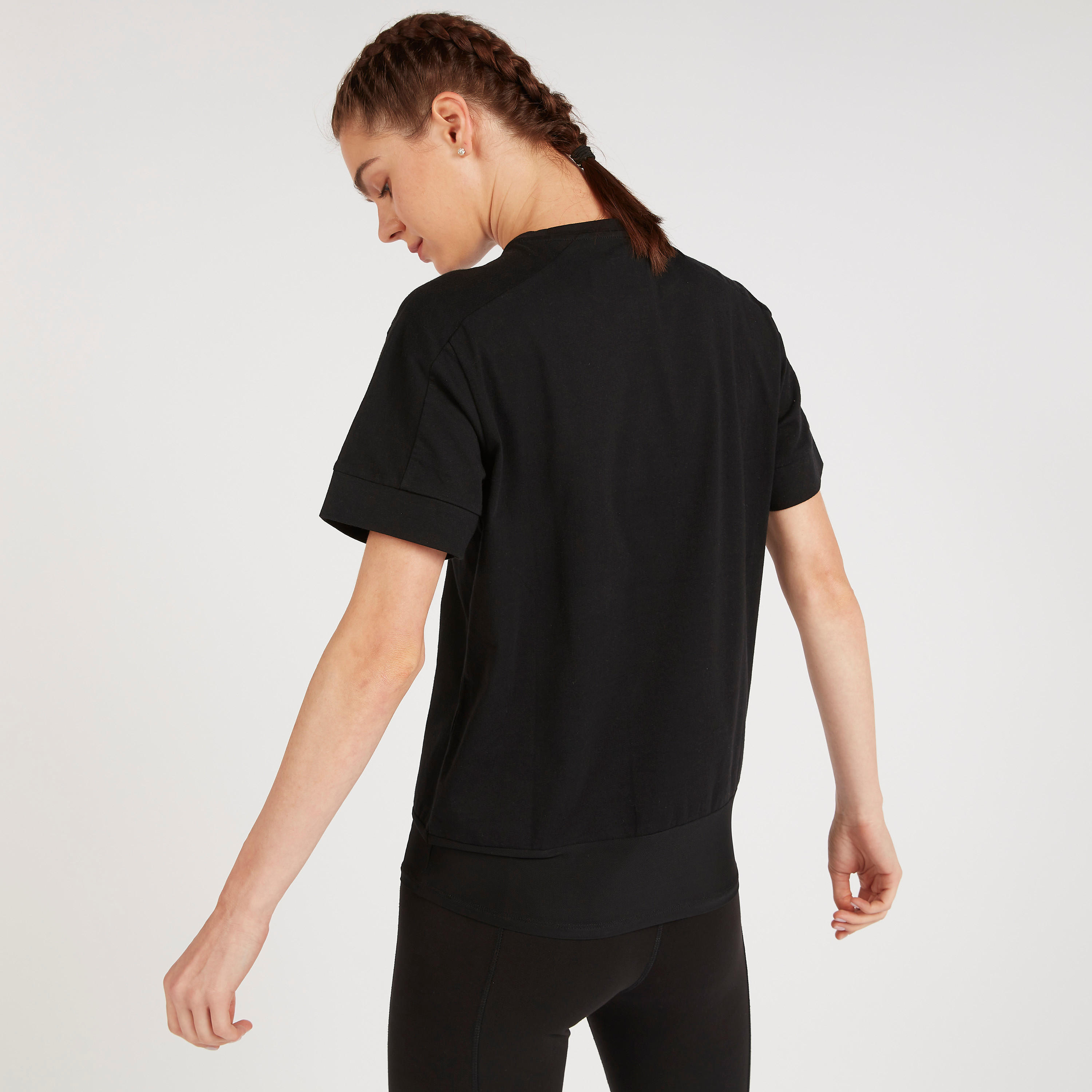 تيشيرت بياقة ضيّقة وأكمام قصيرة وطبعات-women-clothing-sportswearandactivewear-tshirtsandvests-image-4