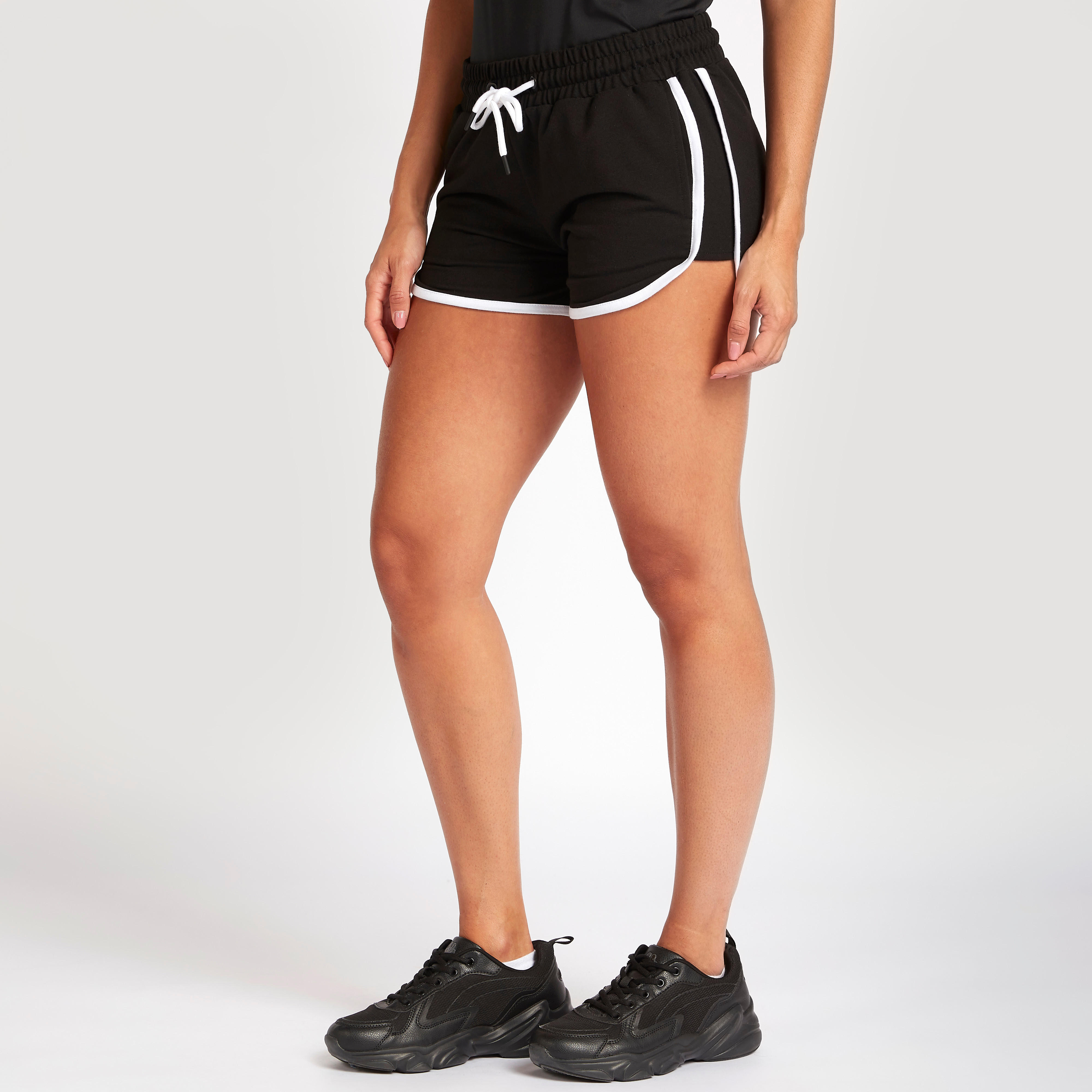 شورت سادة برباط إغلاق وجيوب-women-clothing-bottoms-shorts-image-4