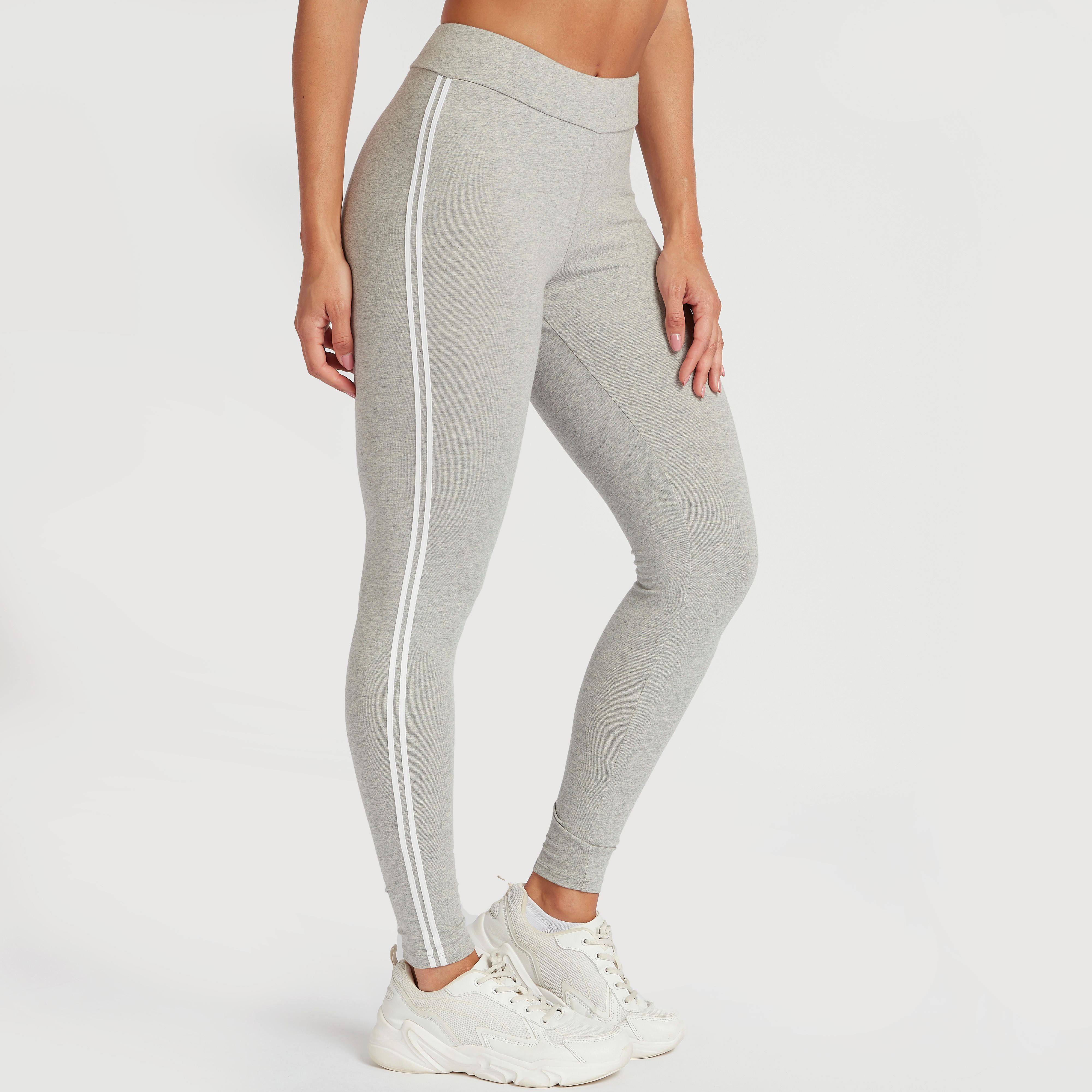 بنطلون ليقنز سادة بخطوط جانبية-women-clothing-bottoms-leggings-image-4