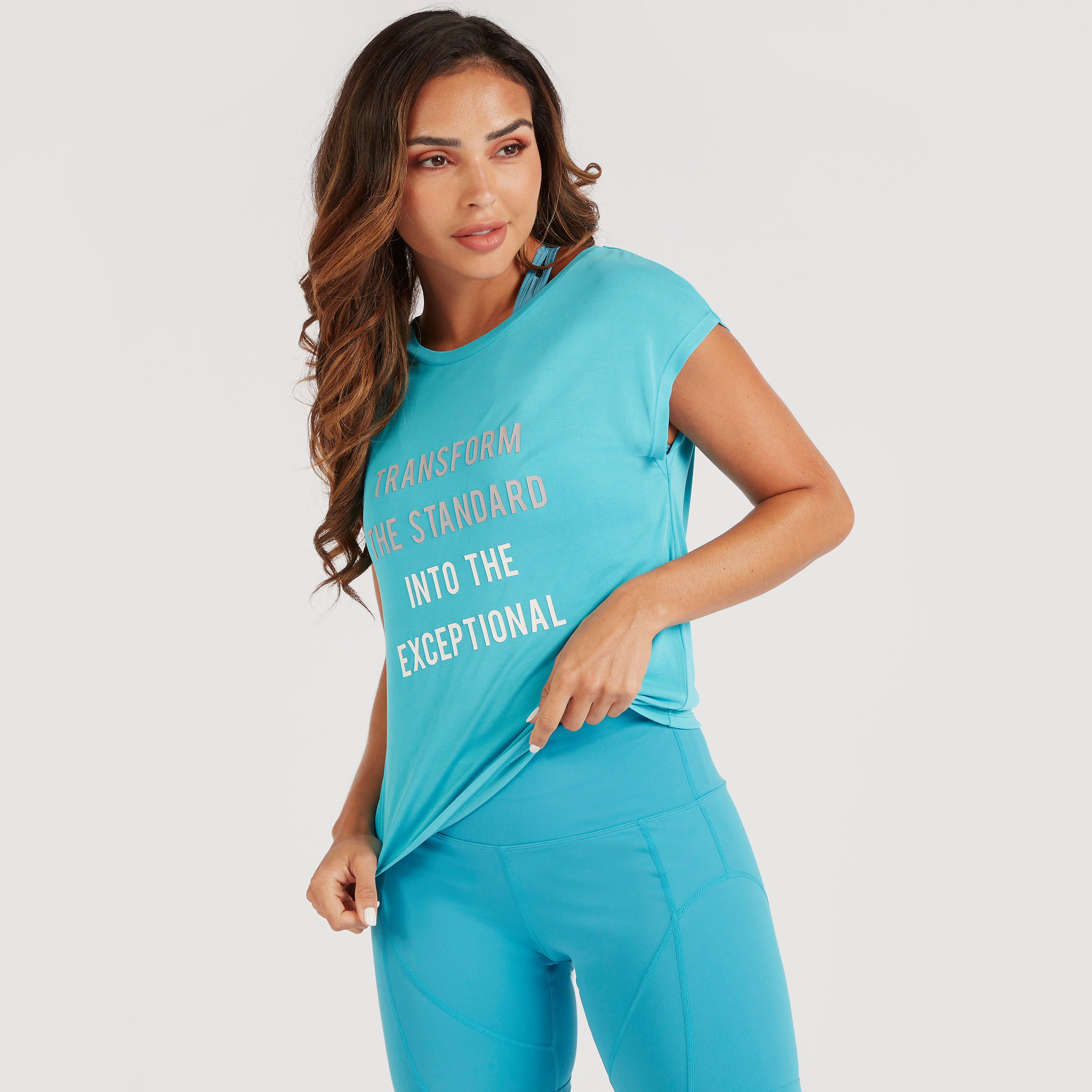 تيشيرت بياقة مستديرة وأكمام كاب وطبعات-women-clothing-sportswearandactivewear-tshirtsandvests-image-1
