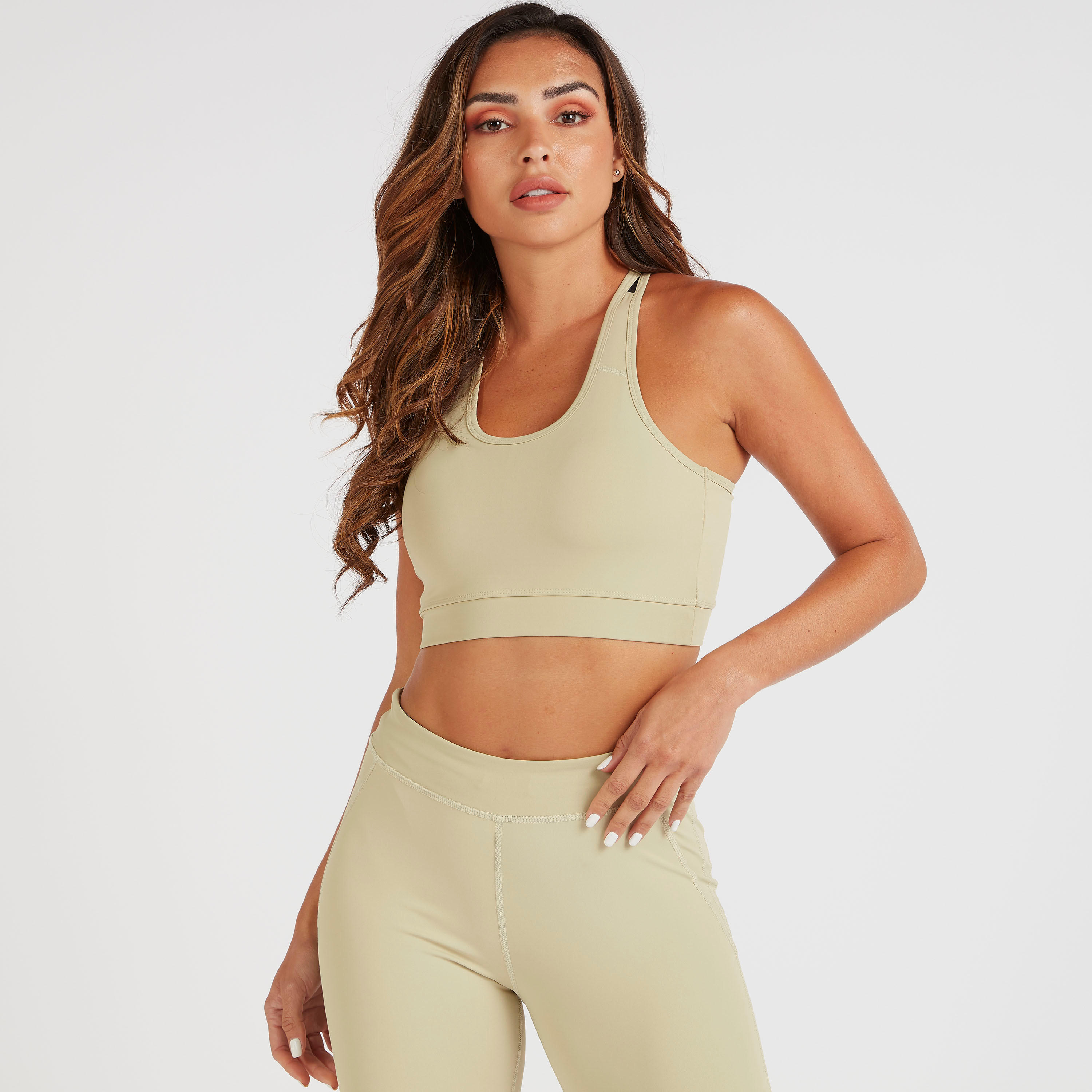 صدريّة رياضيّة سادة بياقة عميقة وتصميم متقاطع من الخلف-sports-women-clothing-sportsbras-image-4