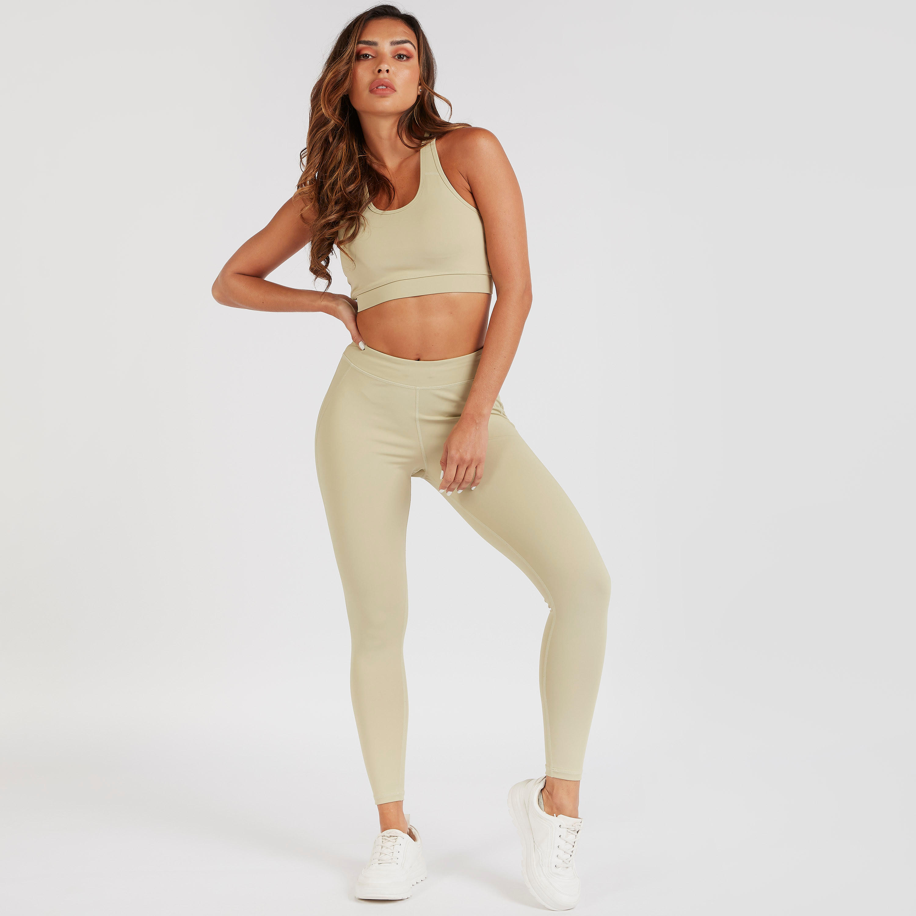 صدريّة رياضيّة سادة بياقة عميقة وتصميم متقاطع من الخلف-sports-women-clothing-sportsbras-image-3