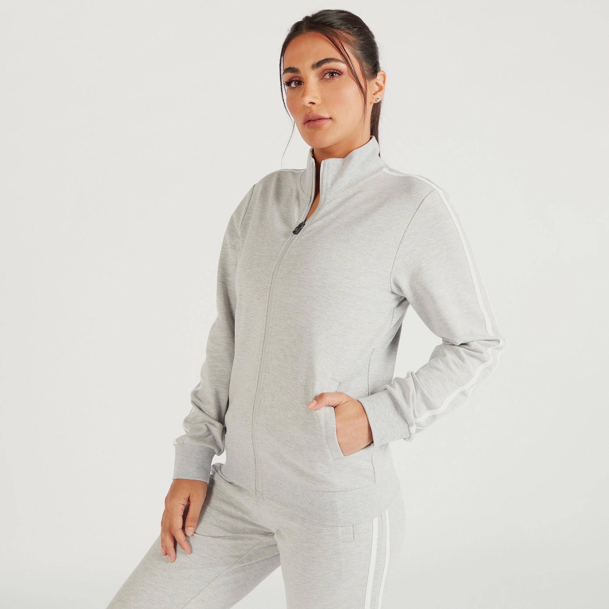 Solid Zip Through Jacket with Long Sleeves and Pockets-women-clothing-sportswearandactivewear-coatsandjackets-jackets-image-1