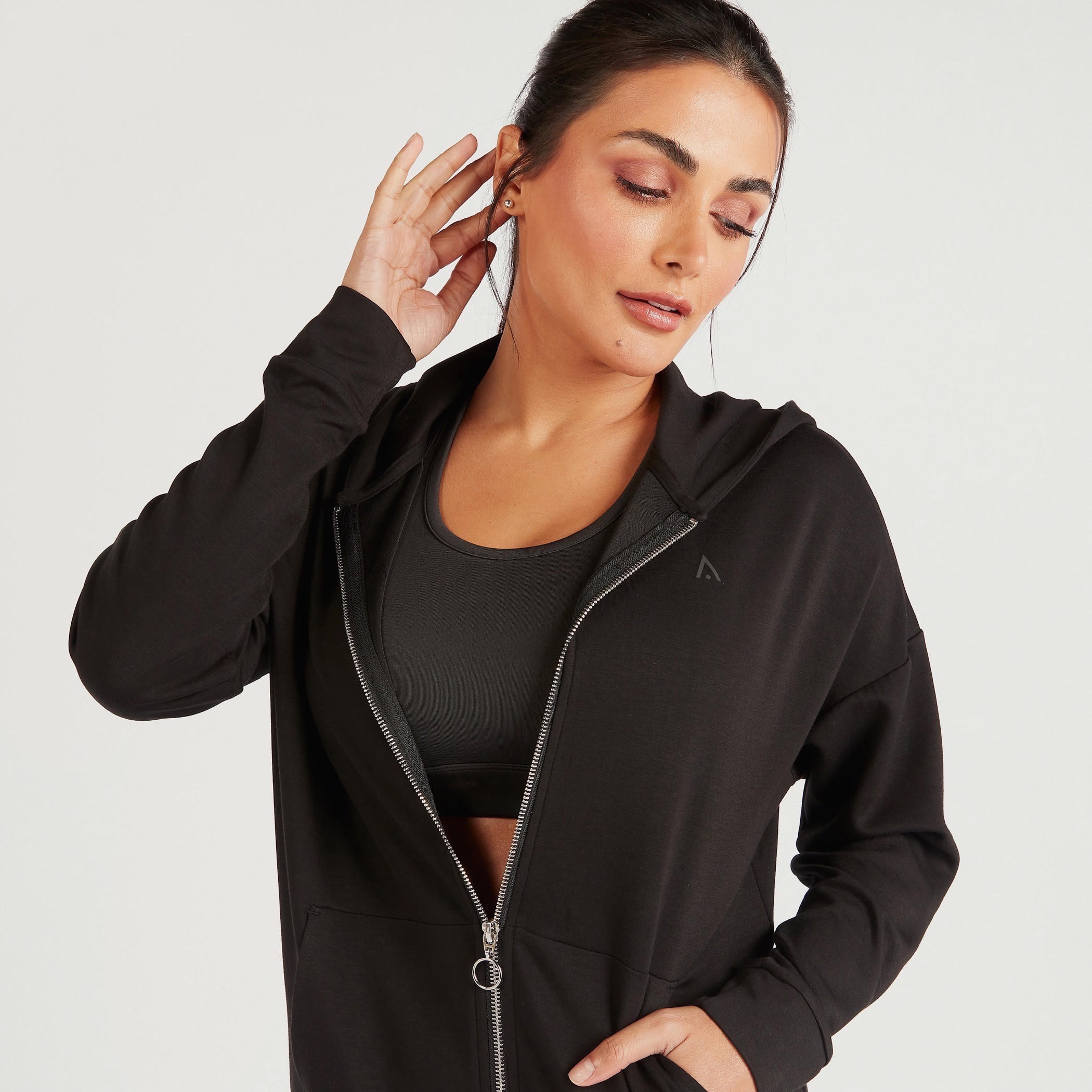 سويت شيرت بقبّعة وسحّاب إغلاق وأكمام طويلة-women-clothing-sportswearandactivewear-coatsandjackets-jackets-image-3