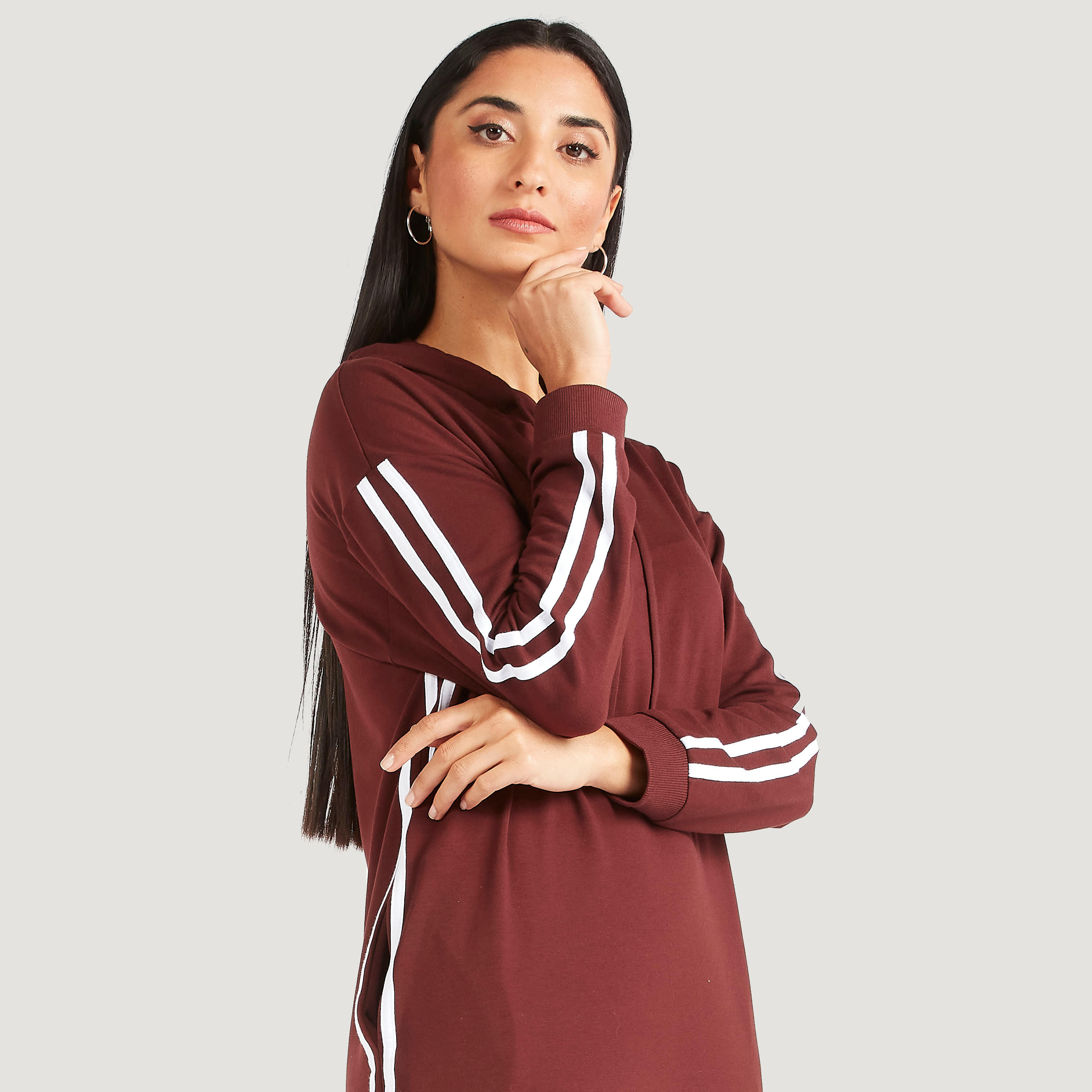 سويت شيرت بقبّعة وأكمام طويلة وطبعات-women-clothing-dresses-image-5