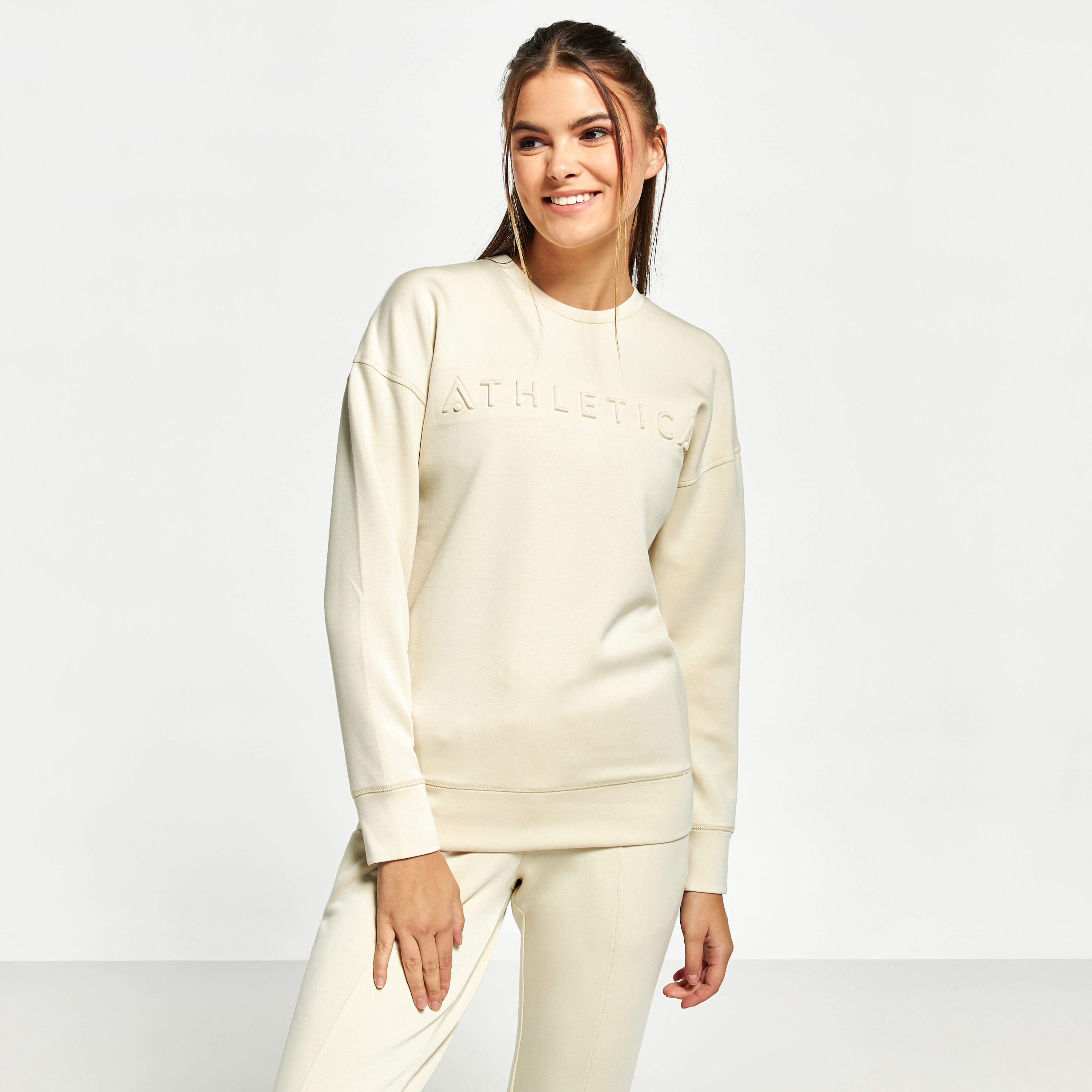 سويت شيرت بياقة ضيقة وأكمام طويلة وطبعات-women-clothing-sportswearandactivewear-hoodiesandsweatshirts-image-1