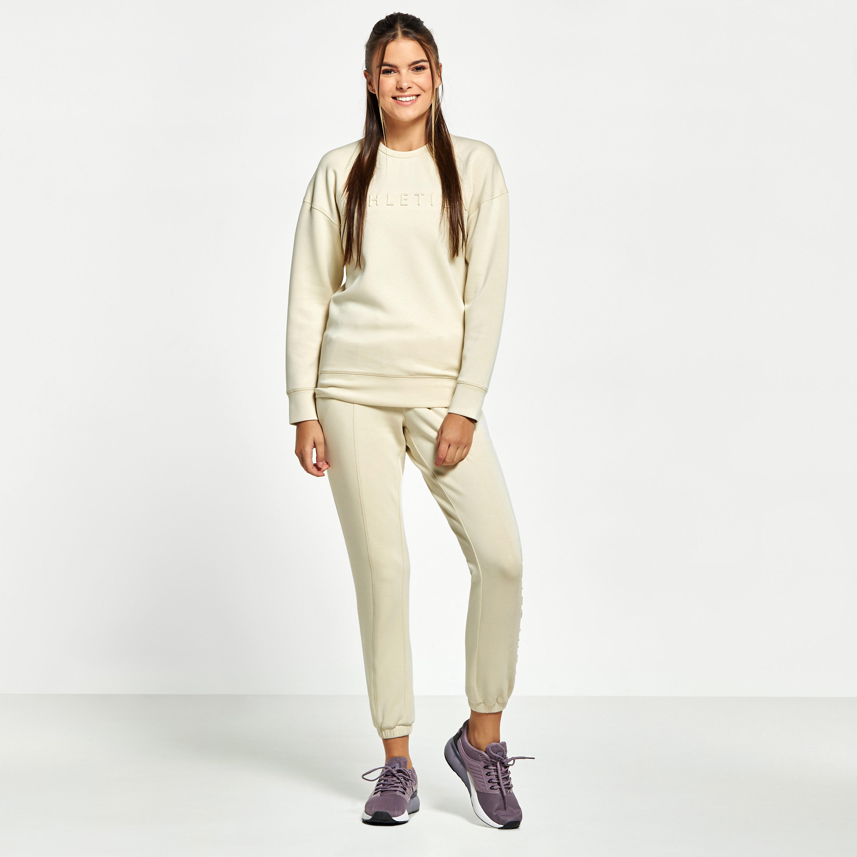 سويت شيرت بياقة ضيقة وأكمام طويلة وطبعات-women-clothing-sportswearandactivewear-hoodiesandsweatshirts-image-2