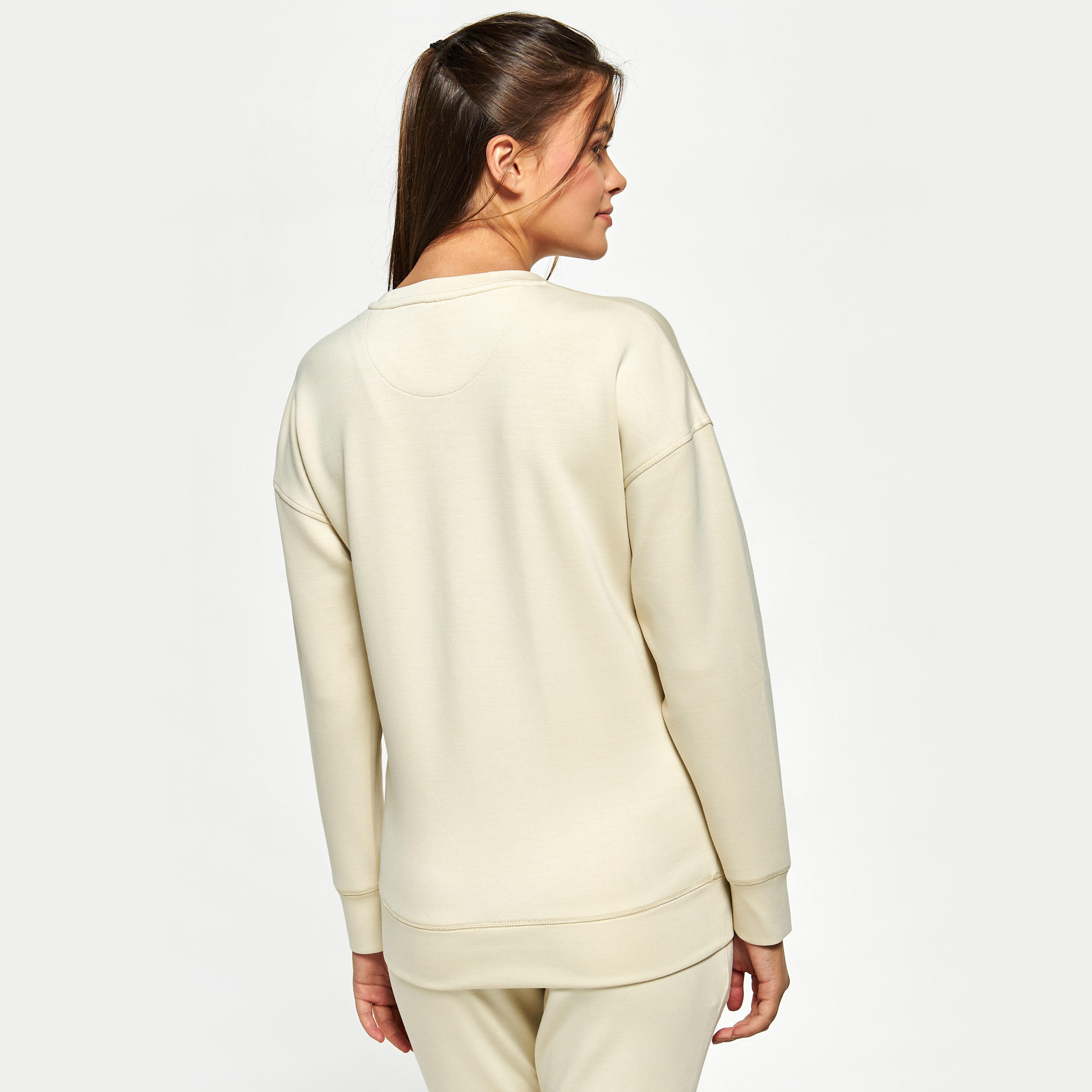 سويت شيرت بياقة ضيقة وأكمام طويلة وطبعات-women-clothing-sportswearandactivewear-hoodiesandsweatshirts-image-3