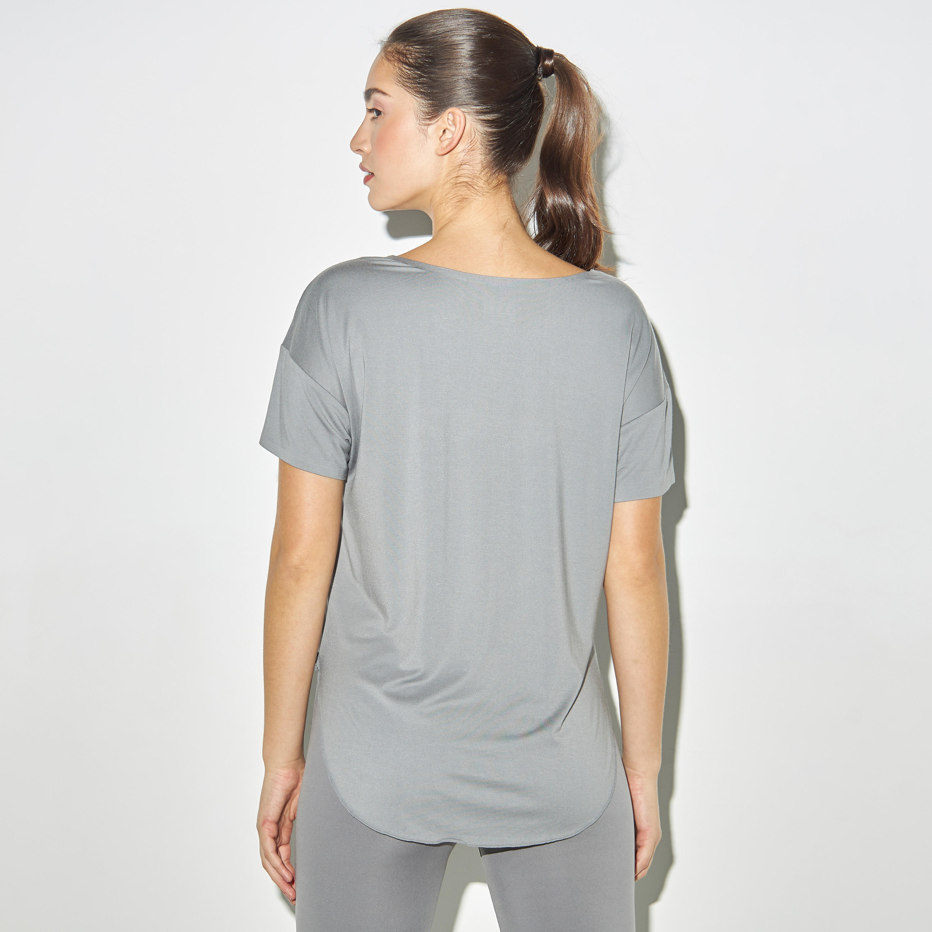 تيشيرت سادة برقبة مستديرة وأكمام قصيرة-women-clothing-sportswearandactivewear-tshirtsandvests-image-3