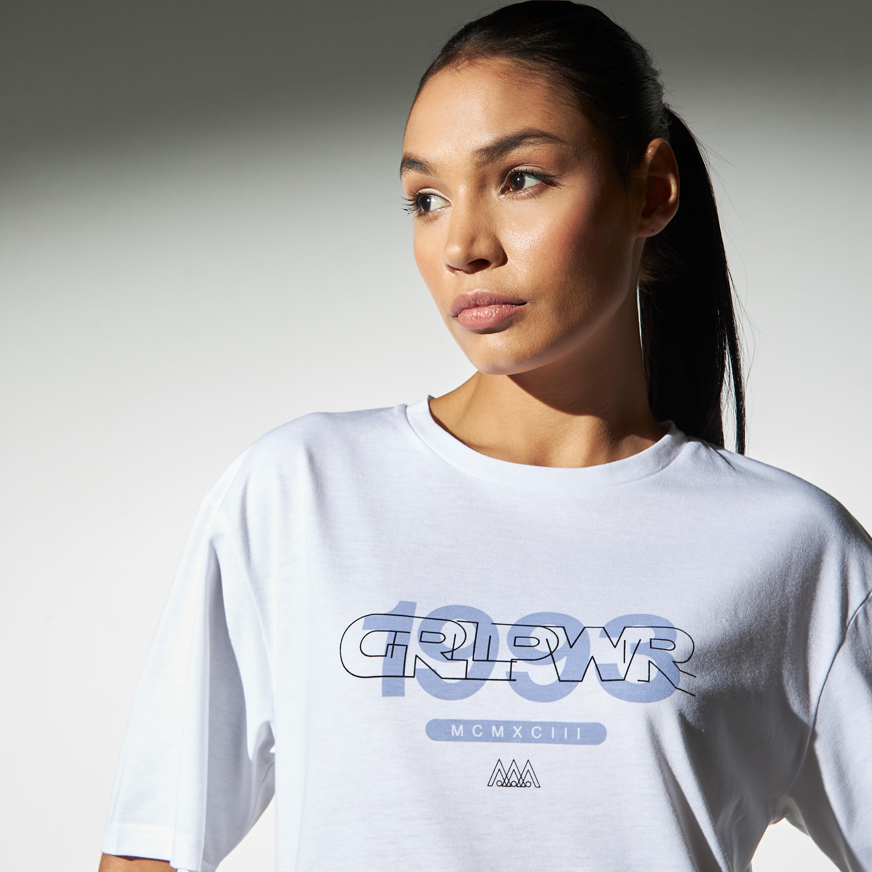 تيشيرت بياقة مستديرة وأكمام قصيرة وطبعات-women-clothing-tshirts-image-4