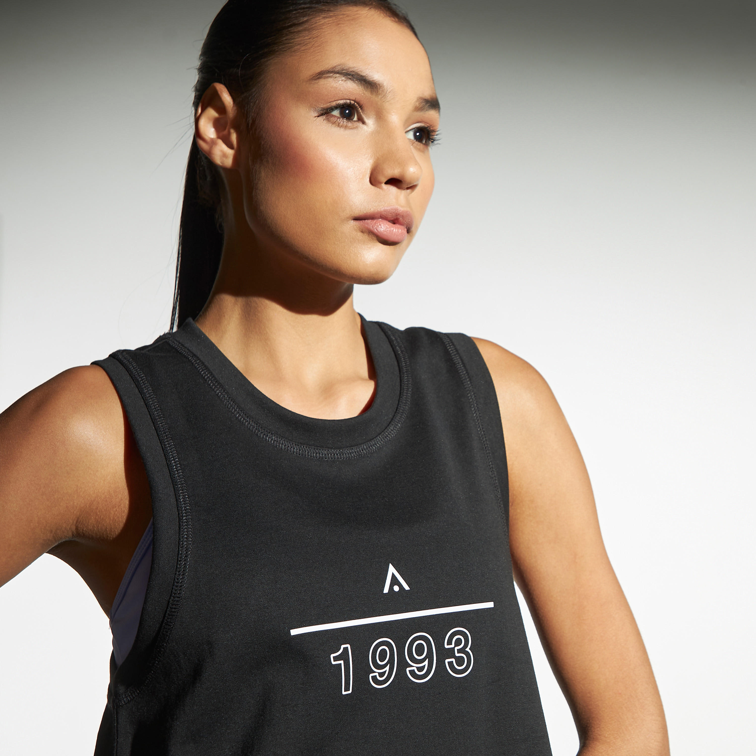 تيشيرت دون أكمام بياقة مستديرة وطبعات-women-clothing-sportswearandactivewear-tshirtsandvests-image-4