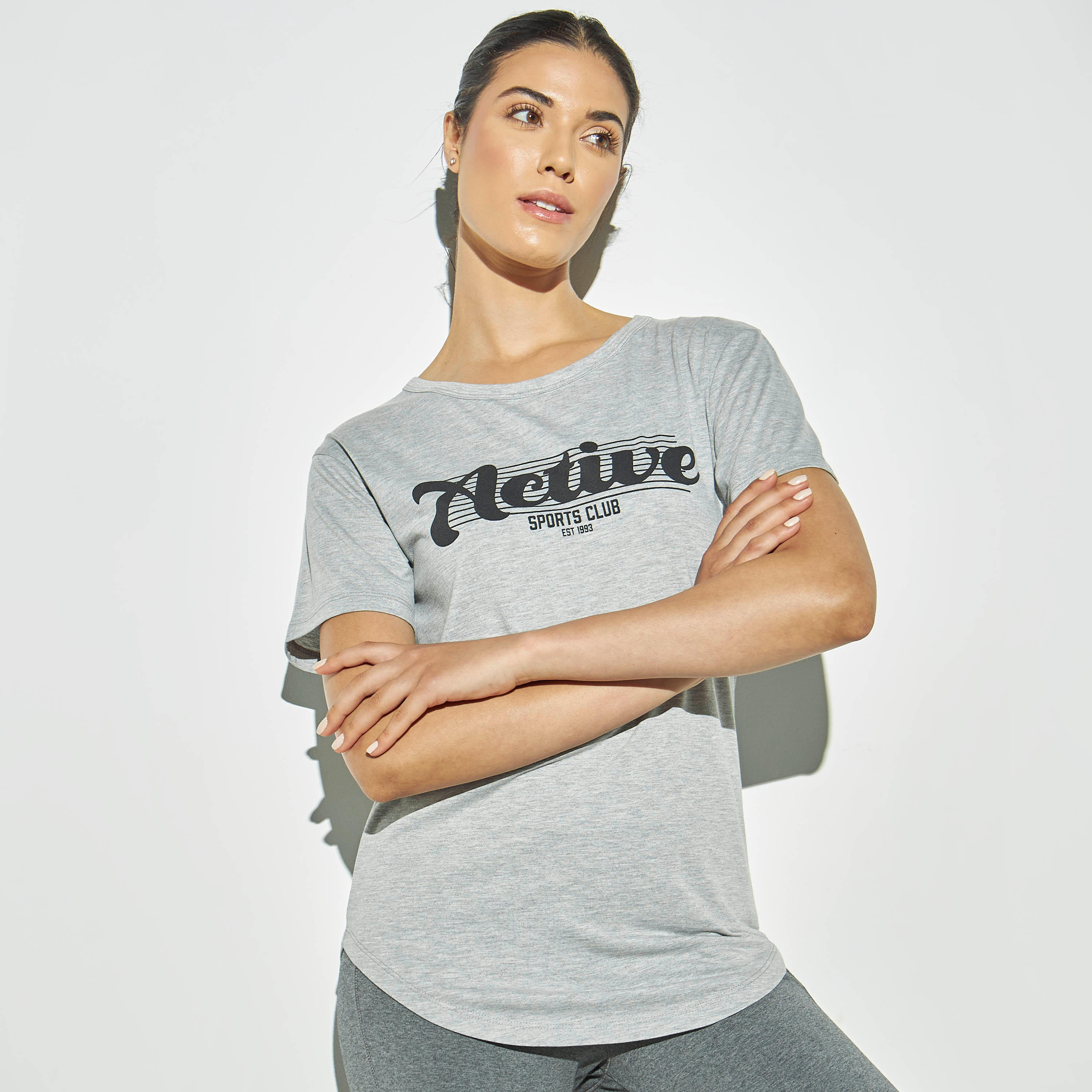 تيشيرت بياقة مستديرة وأكمام قصيرة وطبعات-women-clothing-sportswearandactivewear-tshirtsandvests-image-1