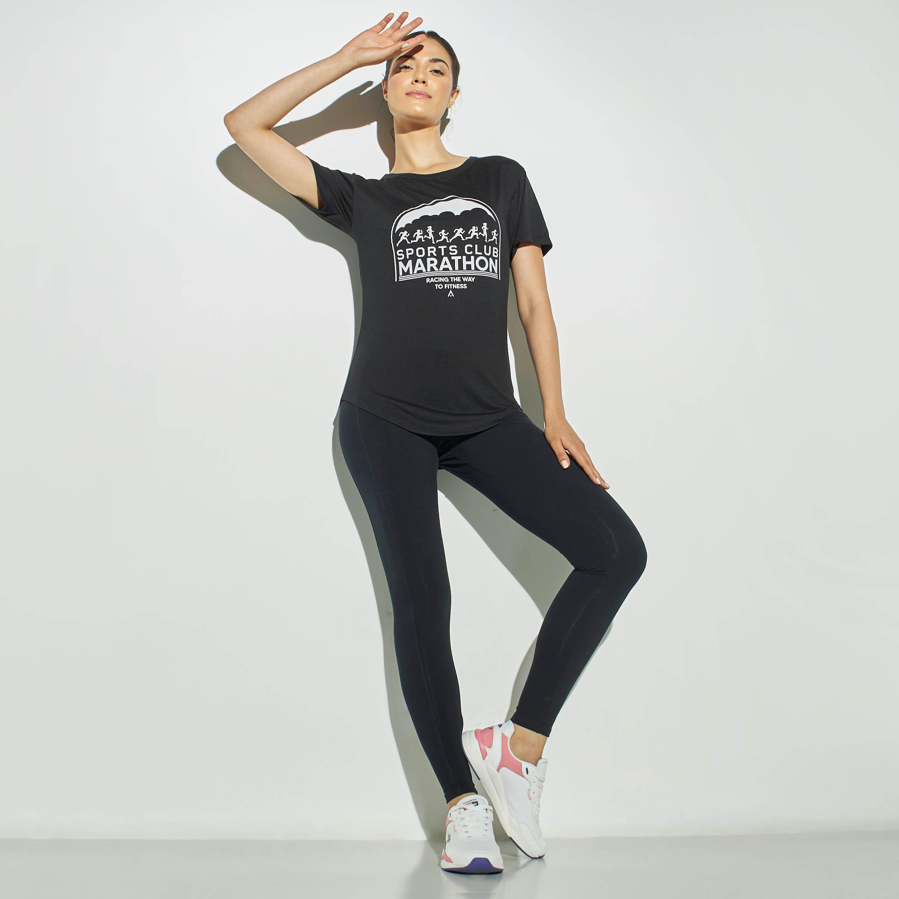 تيشيرت بياقة مستديرة وأكمام قصيرة وطبعات-women-clothing-sportswearandactivewear-tshirtsandvests-image-2
