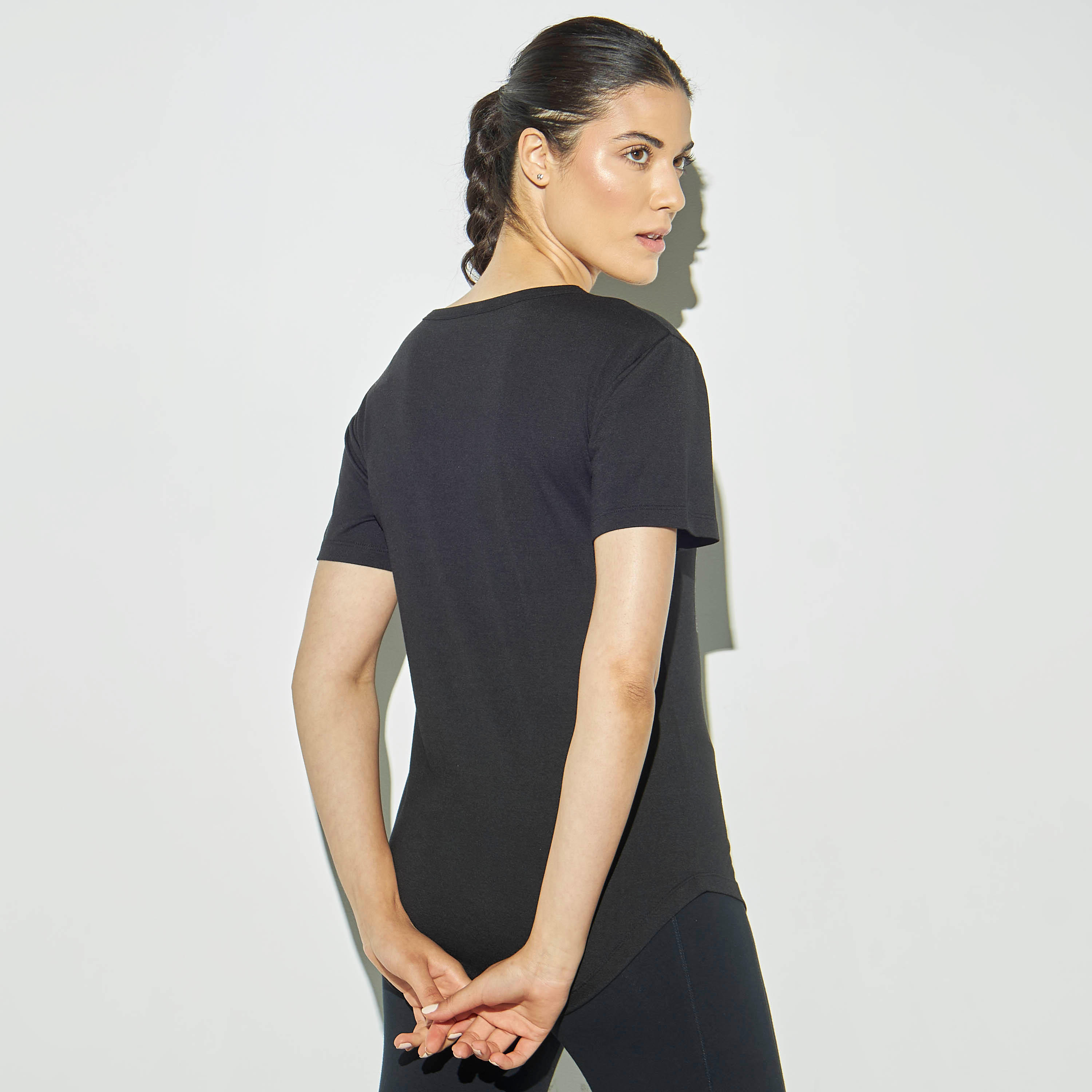 تيشيرت بياقة مستديرة وأكمام قصيرة وطبعات-women-clothing-sportswearandactivewear-tshirtsandvests-image-3