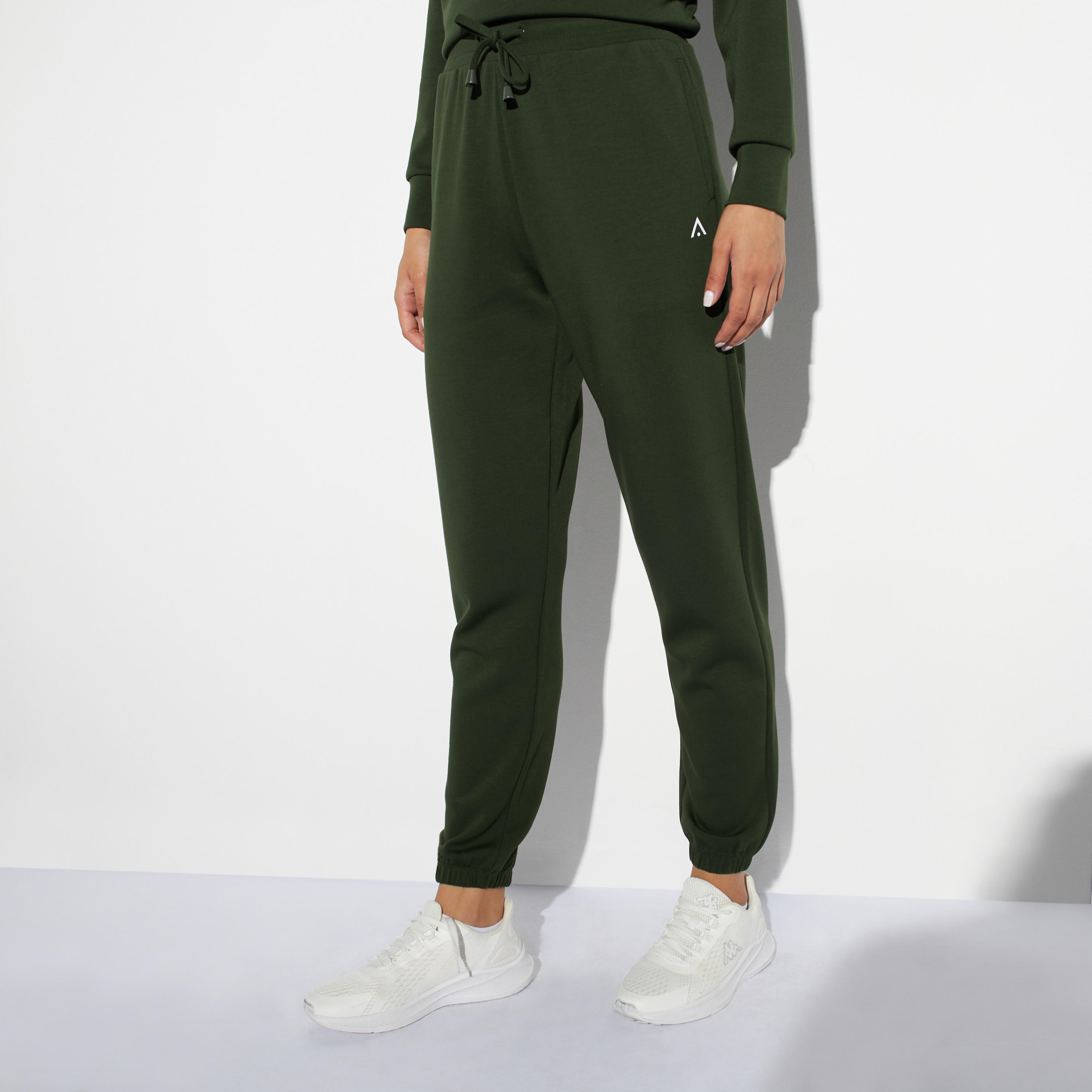 بنطلون رياضي سادة بجيوب ورباط إغلاق-women-clothing-bottoms-joggers-image-4