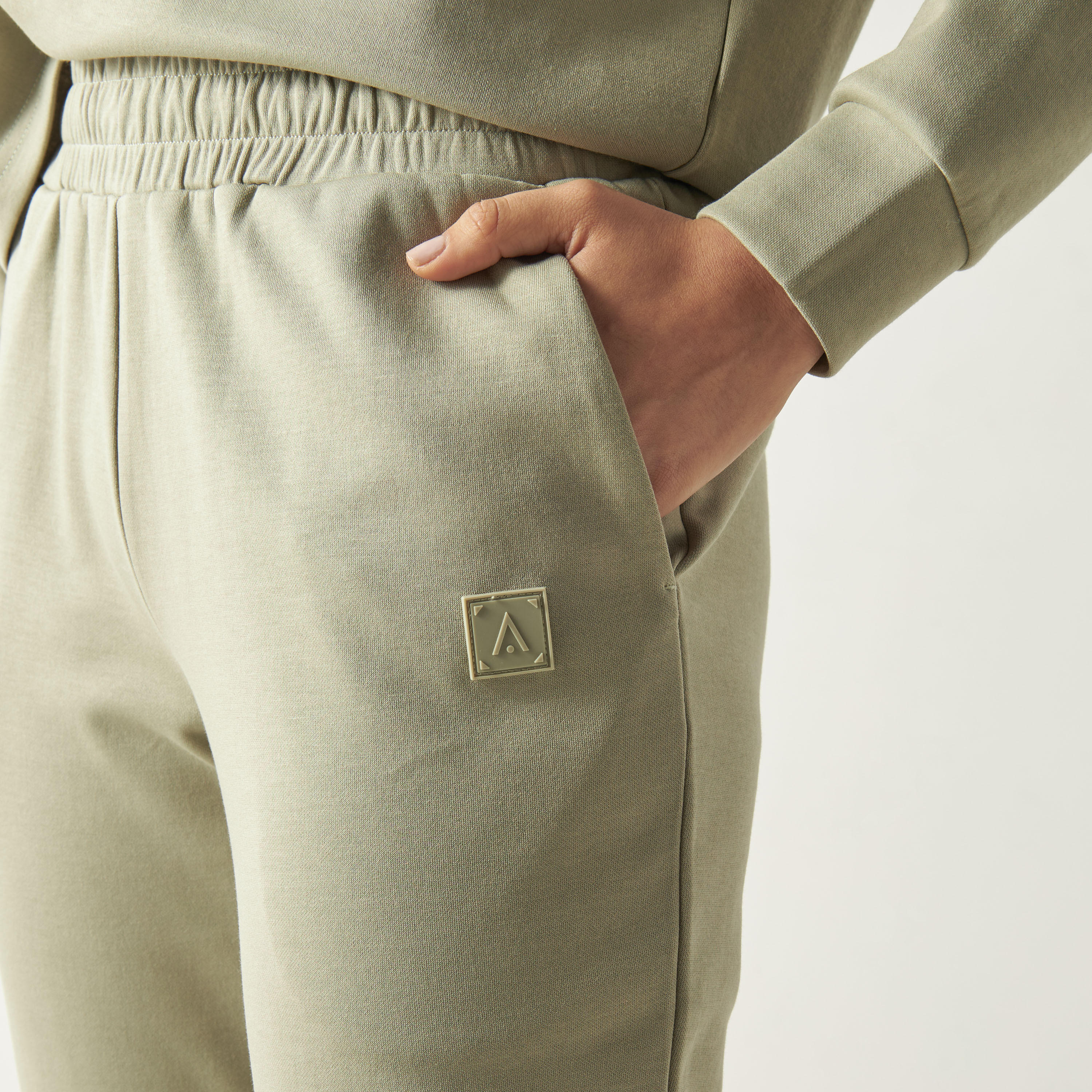 بنطلون رياضي سادة بجيوب وخصر مطاطي-women-clothing-bottoms-joggers-image-8